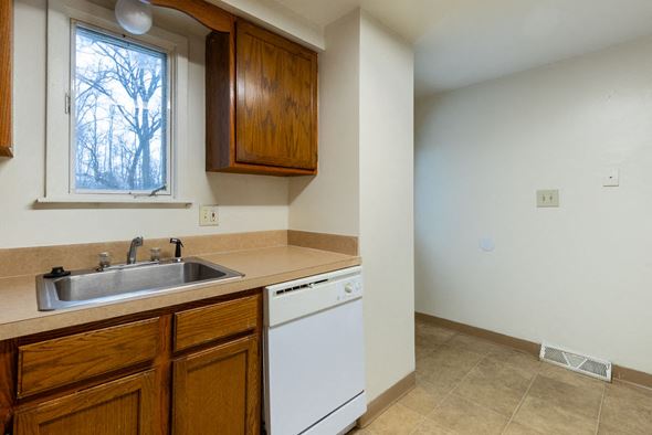 140 Ayrault Drive, Amherst, NY, 14228