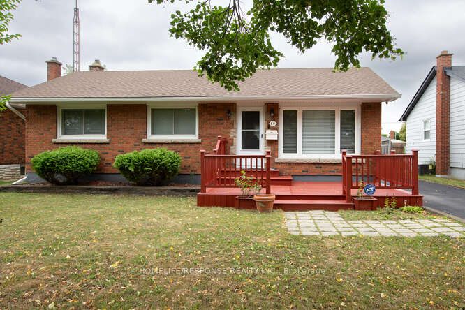 35 Parkdale Drive, Thorold, ON, L2V 2N5