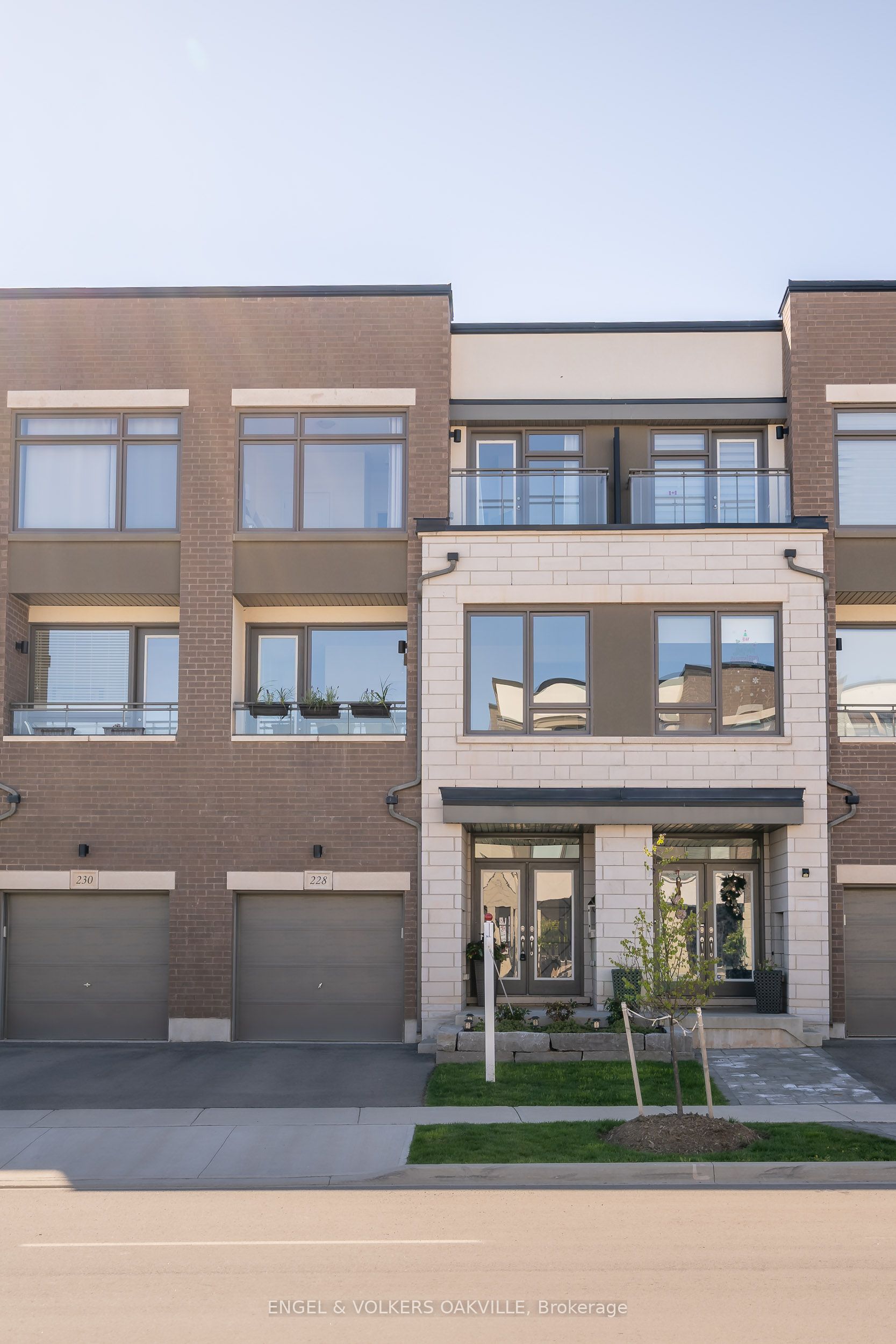 Additional image 2 of 228 Wheat Boom Drive, Oakville, ON, L6H 0P4