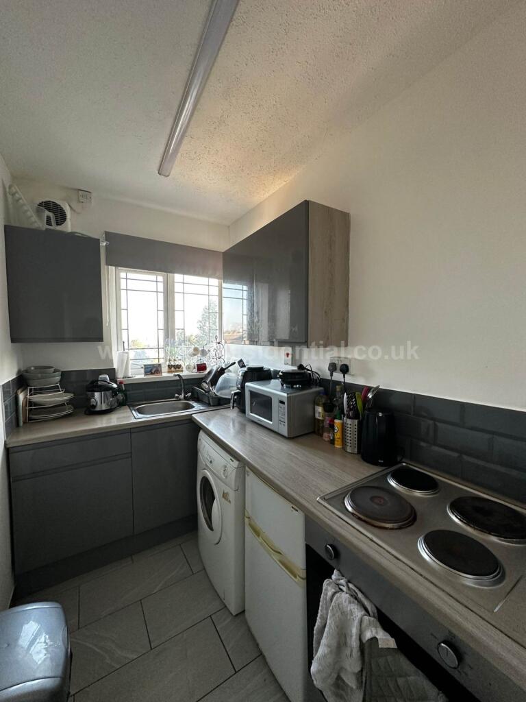 Additional image 6 of Flat 16 Weoley Court, 201 Gibbins Rd, West Midlands, B29