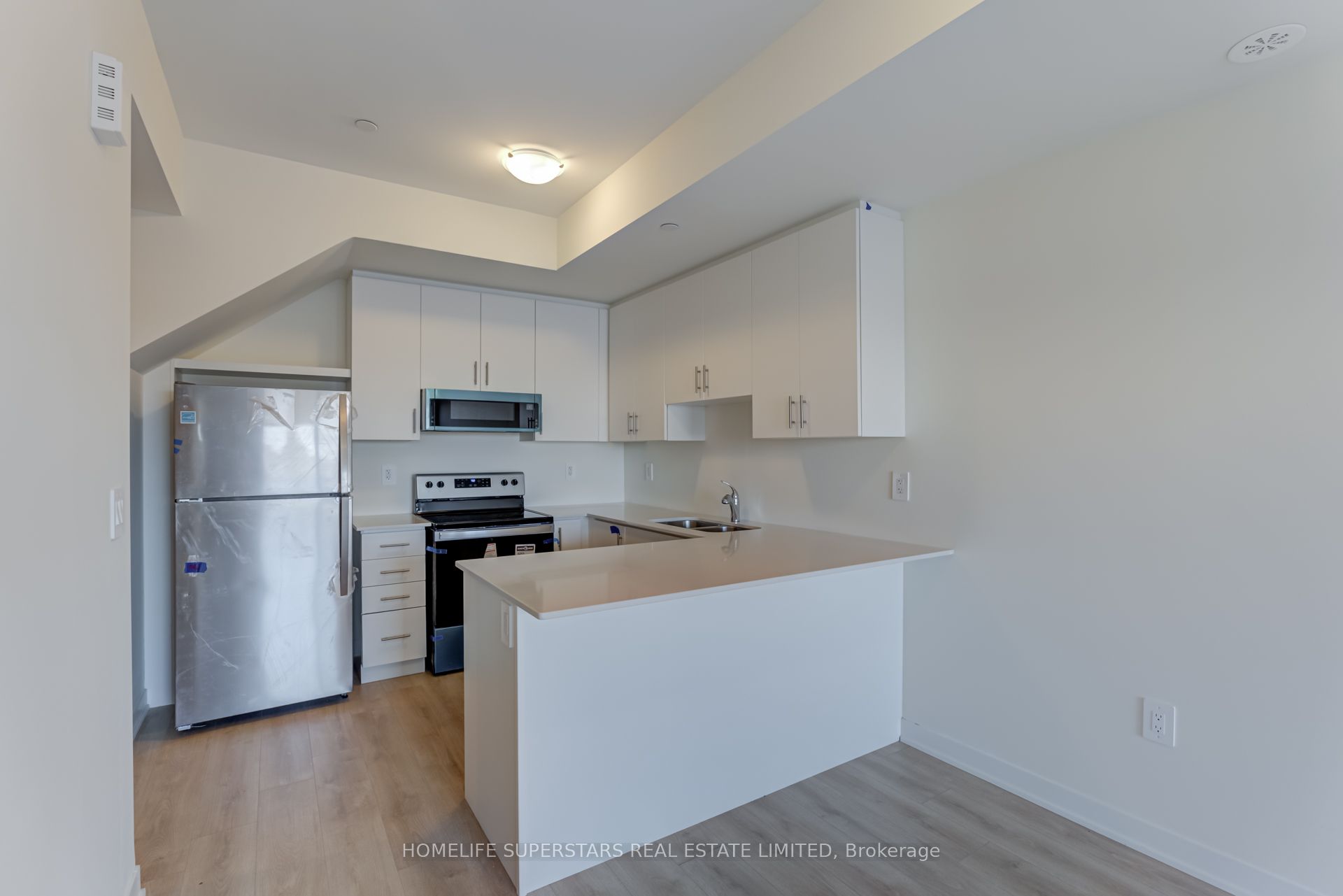 Additional image 6 of 313-1695 Dersan Street, Pickering, ON, L1V 2P8