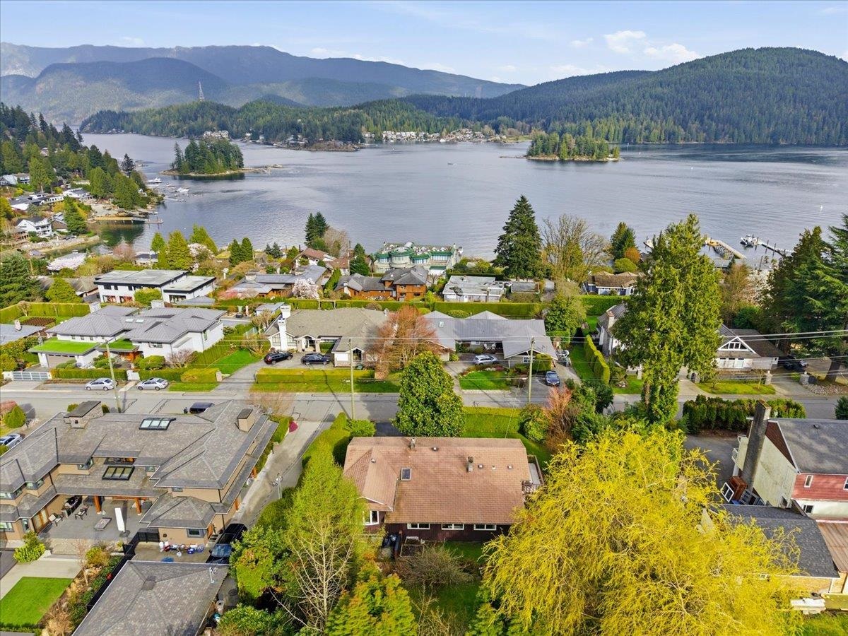 Additional image 4 of 809 Roslyn Boulevard, North Vancouver, BC, V7G 1P4