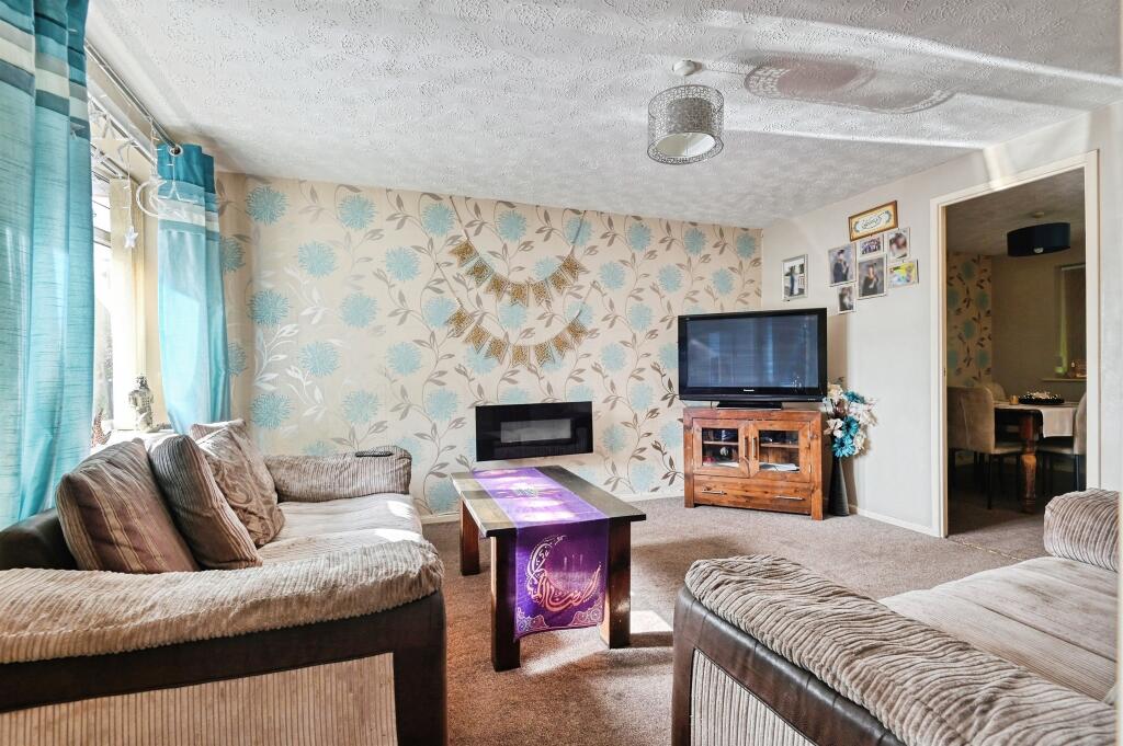 Vintage Close, Birmingham photo 2