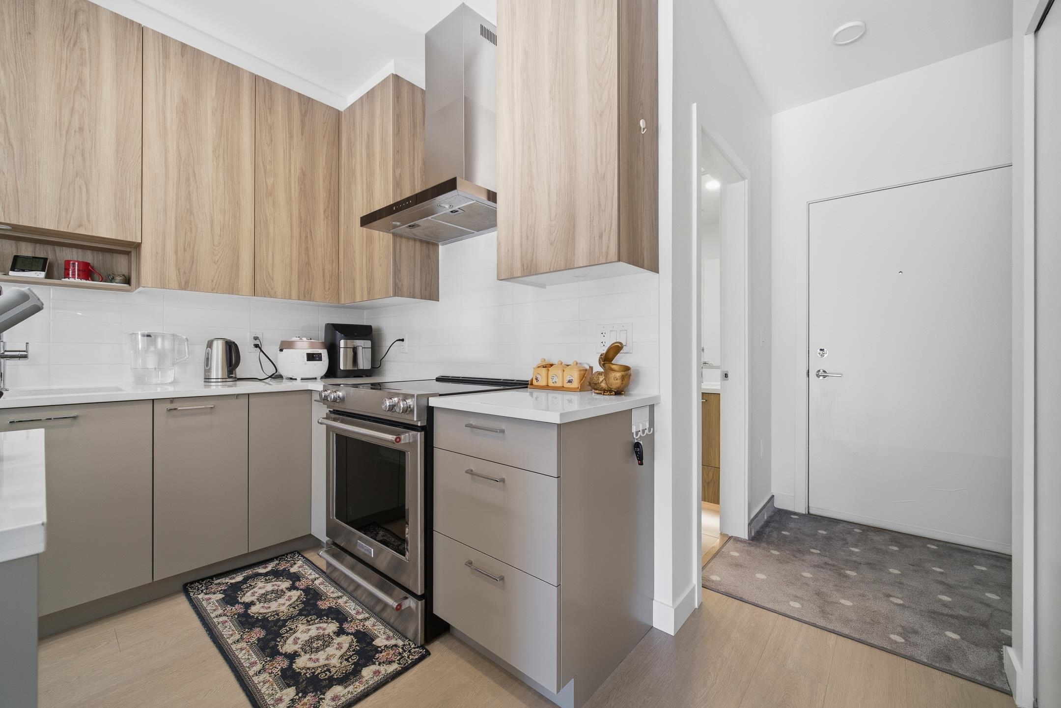 Additional image 2 of 309-7588 16th Street, Burnaby, BC, V3N 0H8