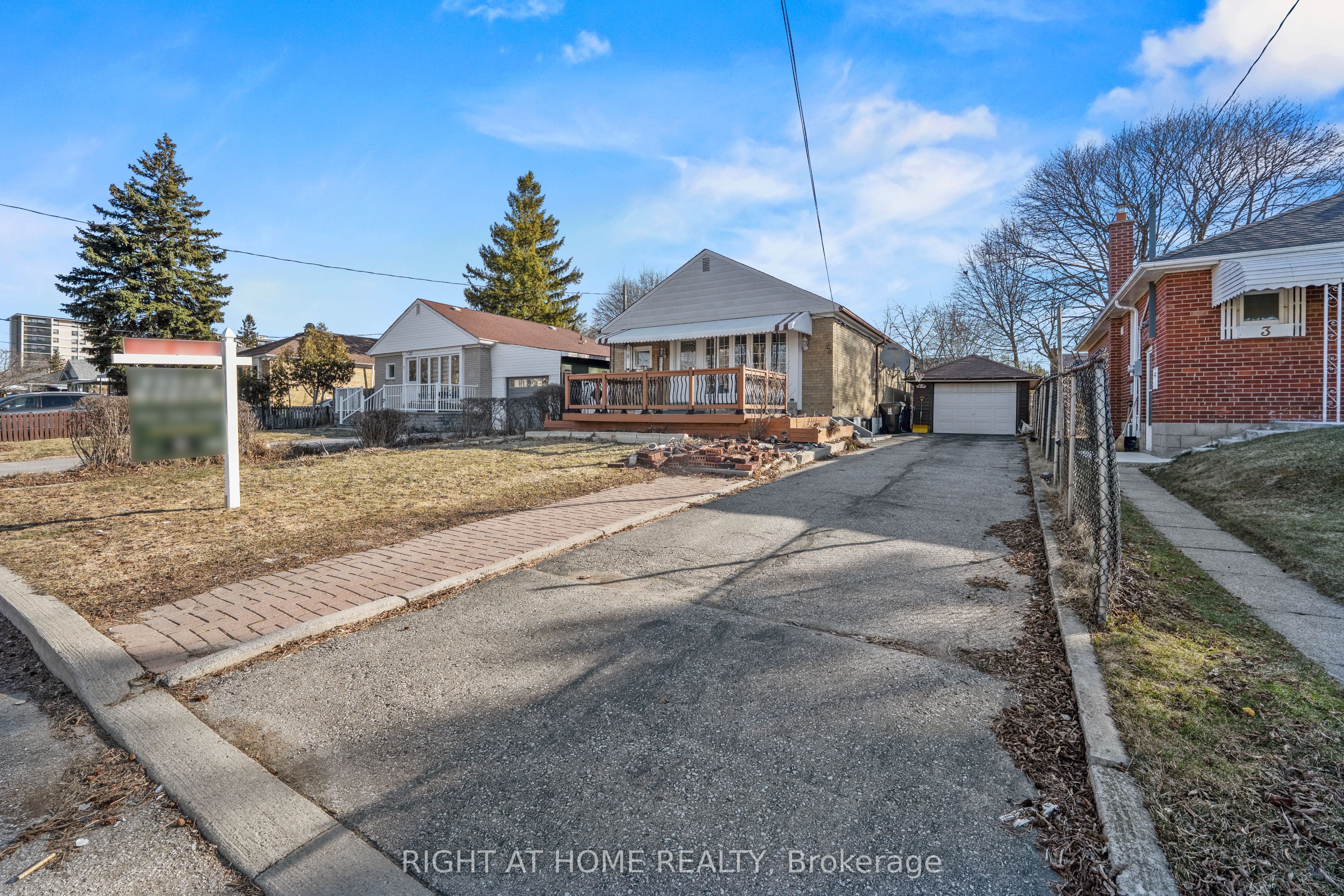 5 Hollingworth Drive, Toronto, ON, M1P 1E1