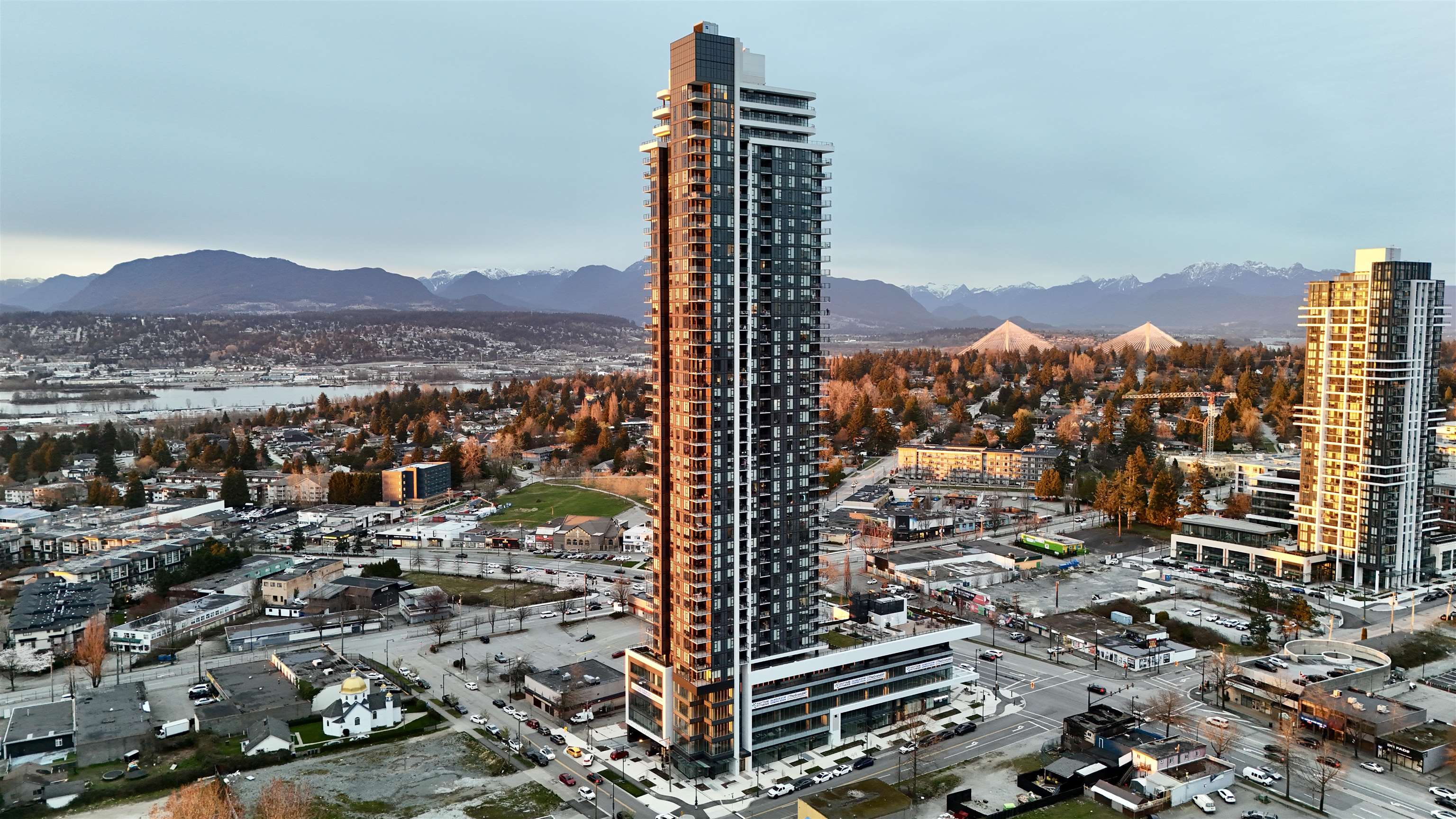 2405-10750 135a Street, Surrey, BC, V3T 0V4