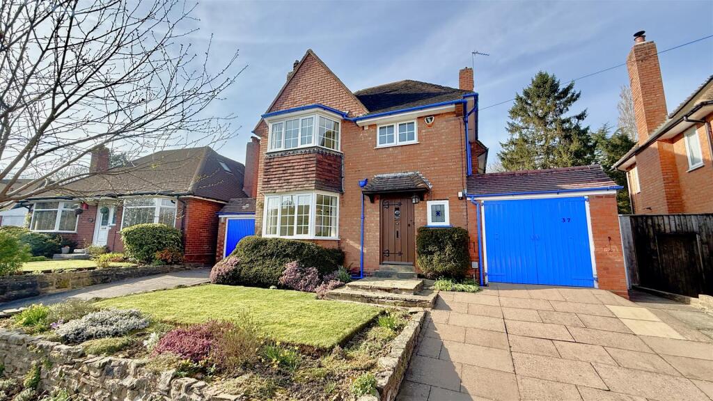 Blackthorn Close, Bournville, Birmingham