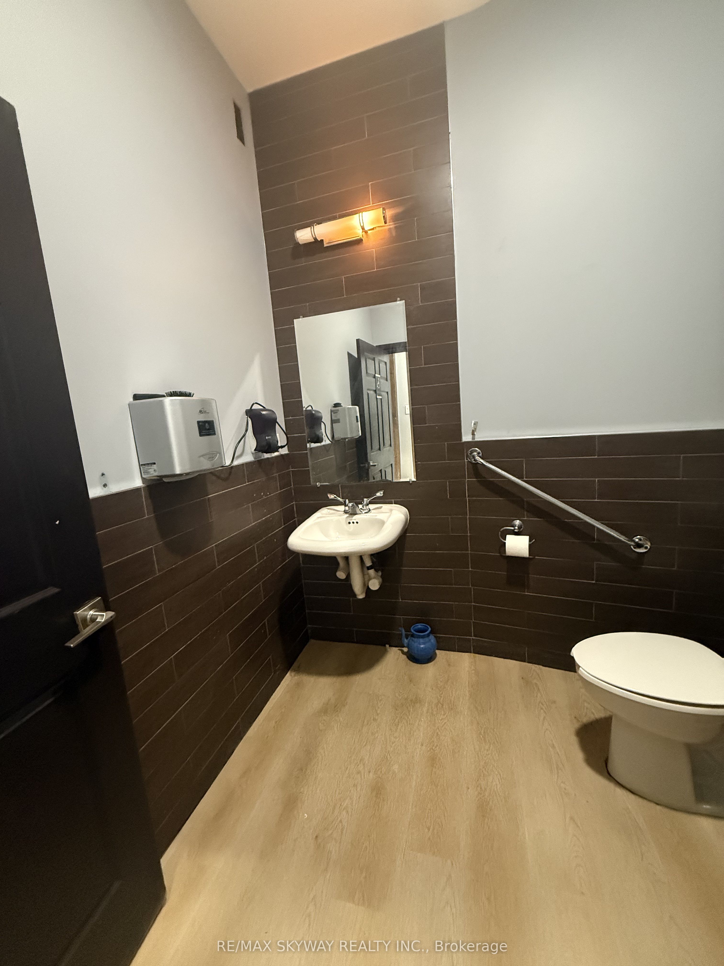 Additional image 3 of 256 Queen Street S, Caledon, ON, L7E 4T7