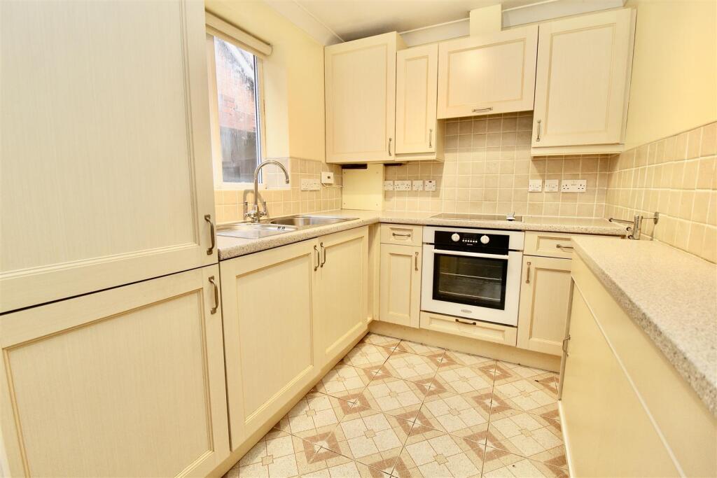 Queslett Road, Sutton Coldfield, Birmingham photo 4