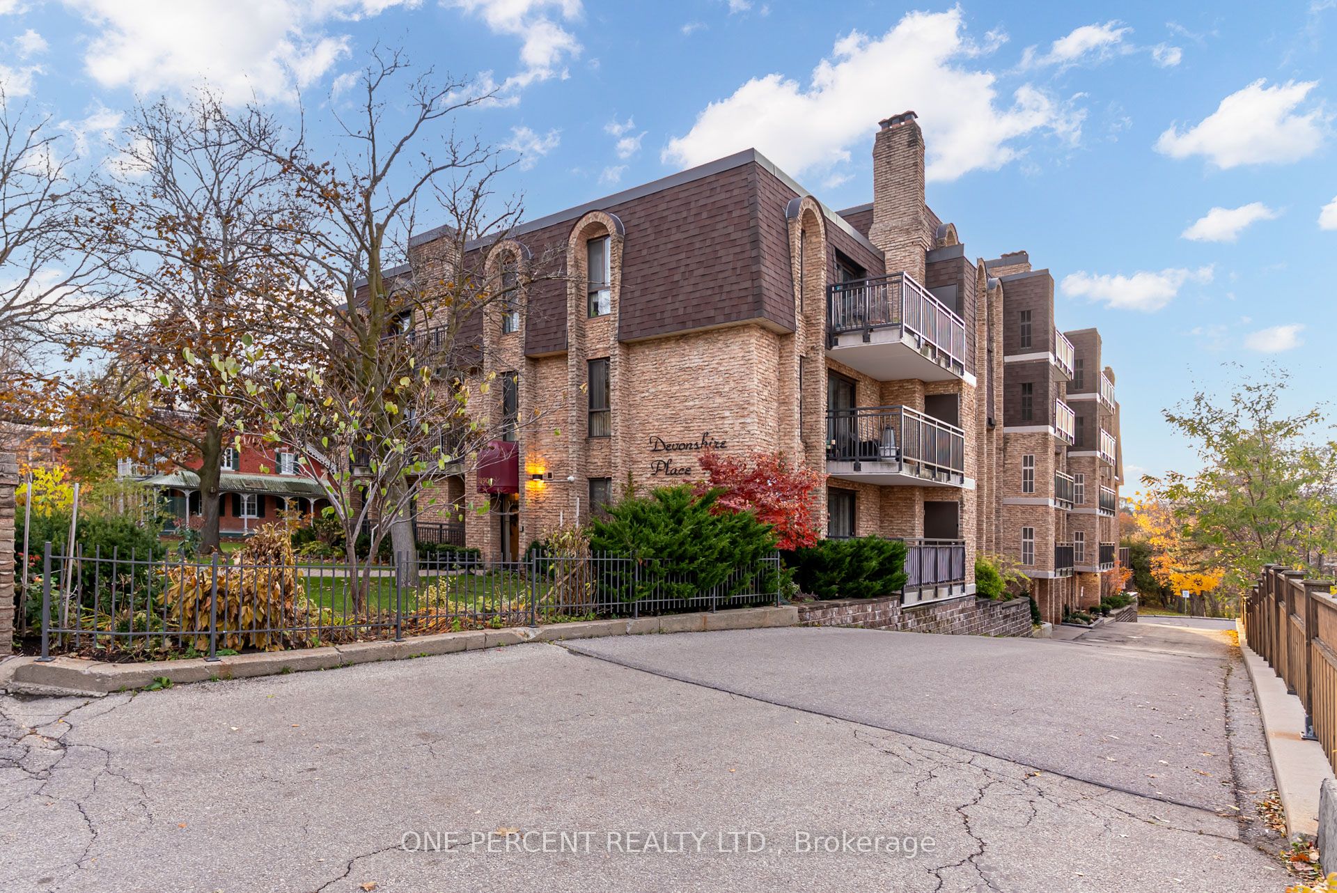 Additional image 4 of 406-15390 Yonge Street, Aurora, ON, L4G 1N8