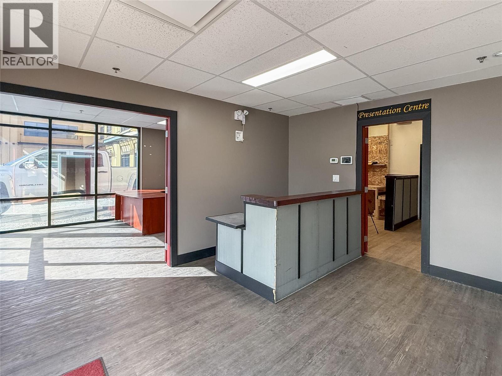 109B-140 Commercial Drive, Kelowna, BC, V1Y9K3 photo 5