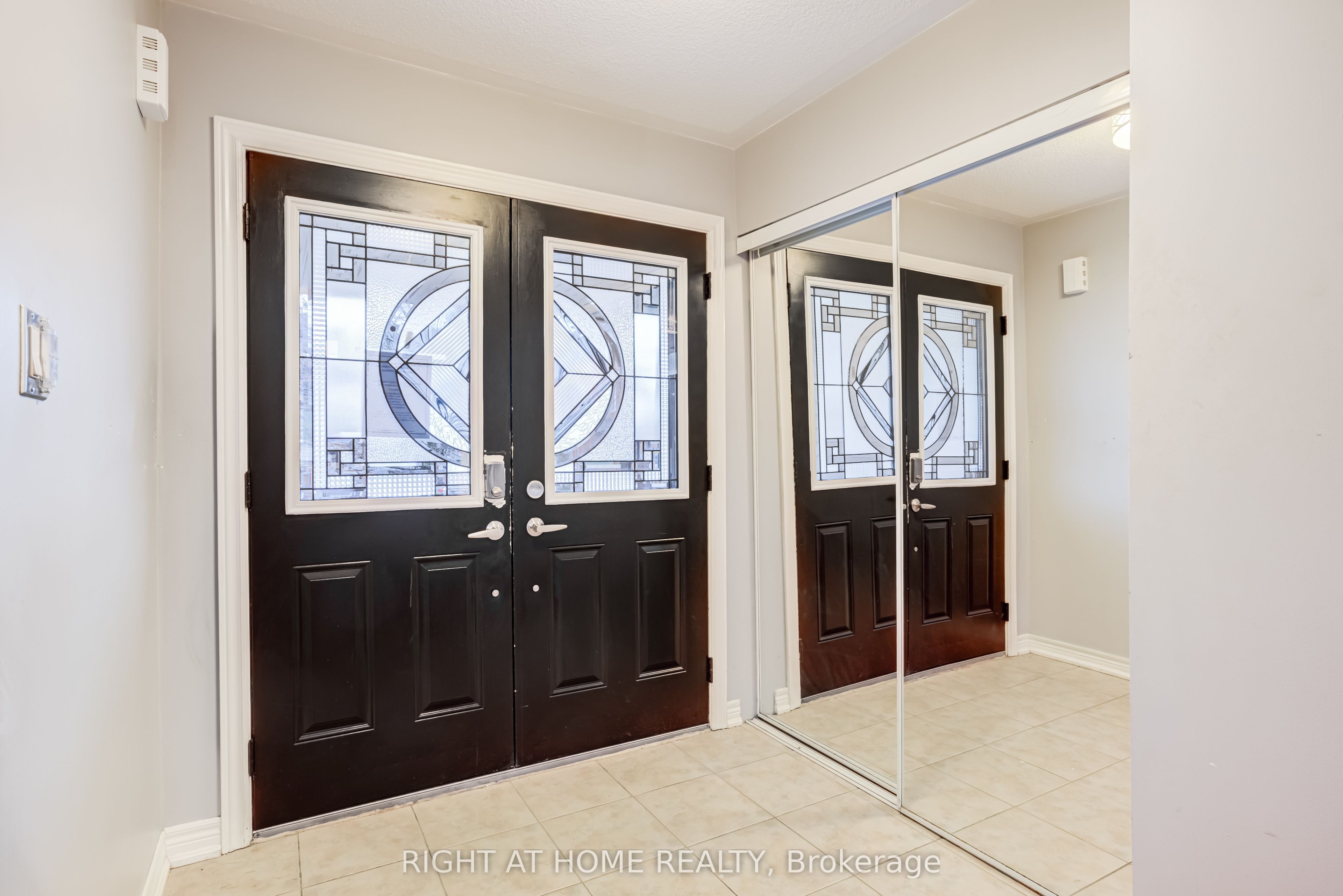 4 Whitefoot Crescent, Ajax, ON, L1Z 2E5 photo 4