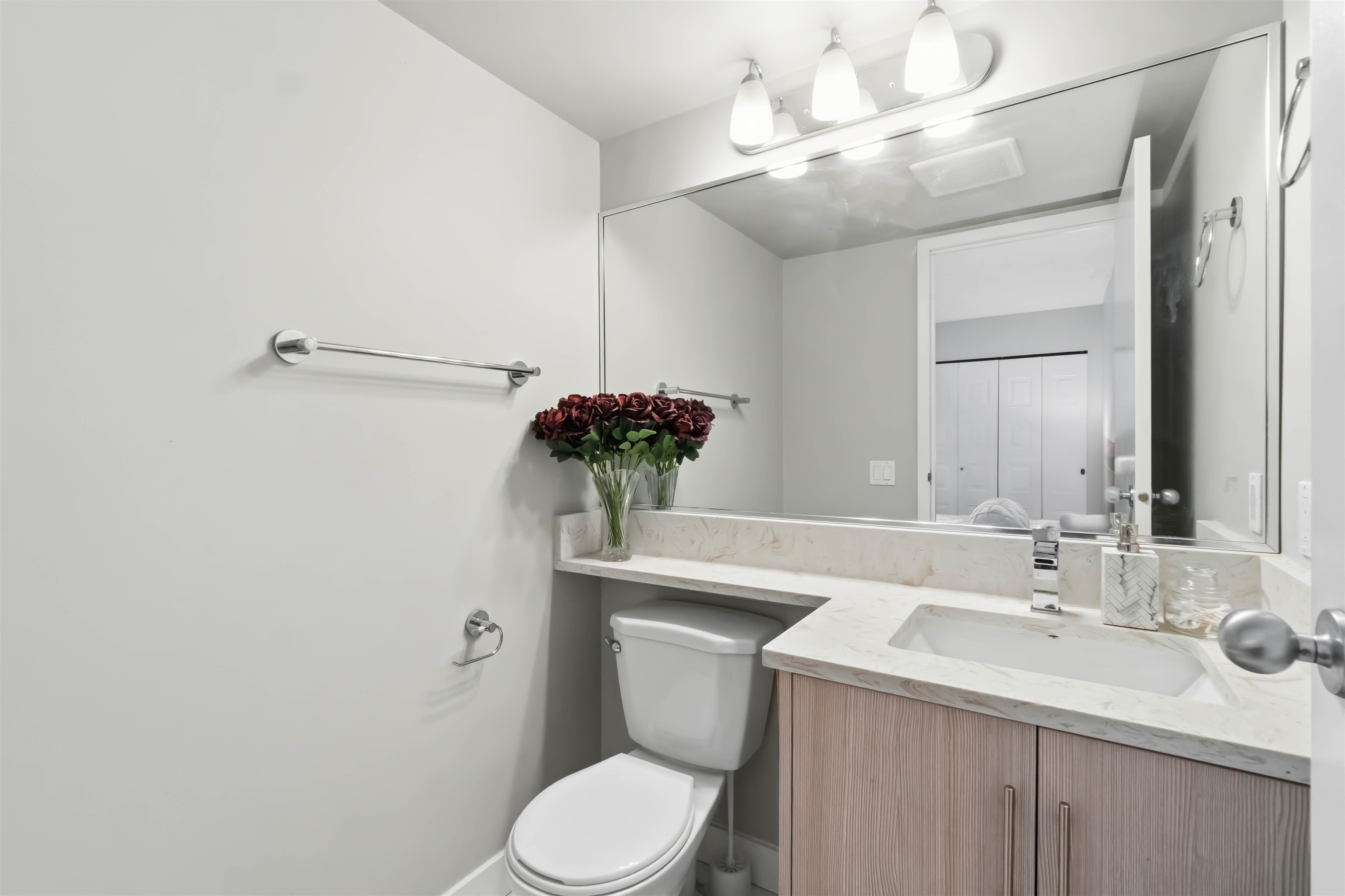 Additional image 5 of 308-3970 Carrigan Court, Burnaby, BC, V3N 4S5