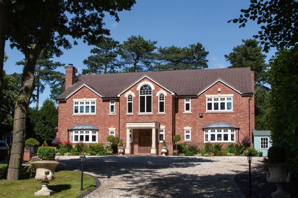 Plymouth Drive, Barnt Green, B45