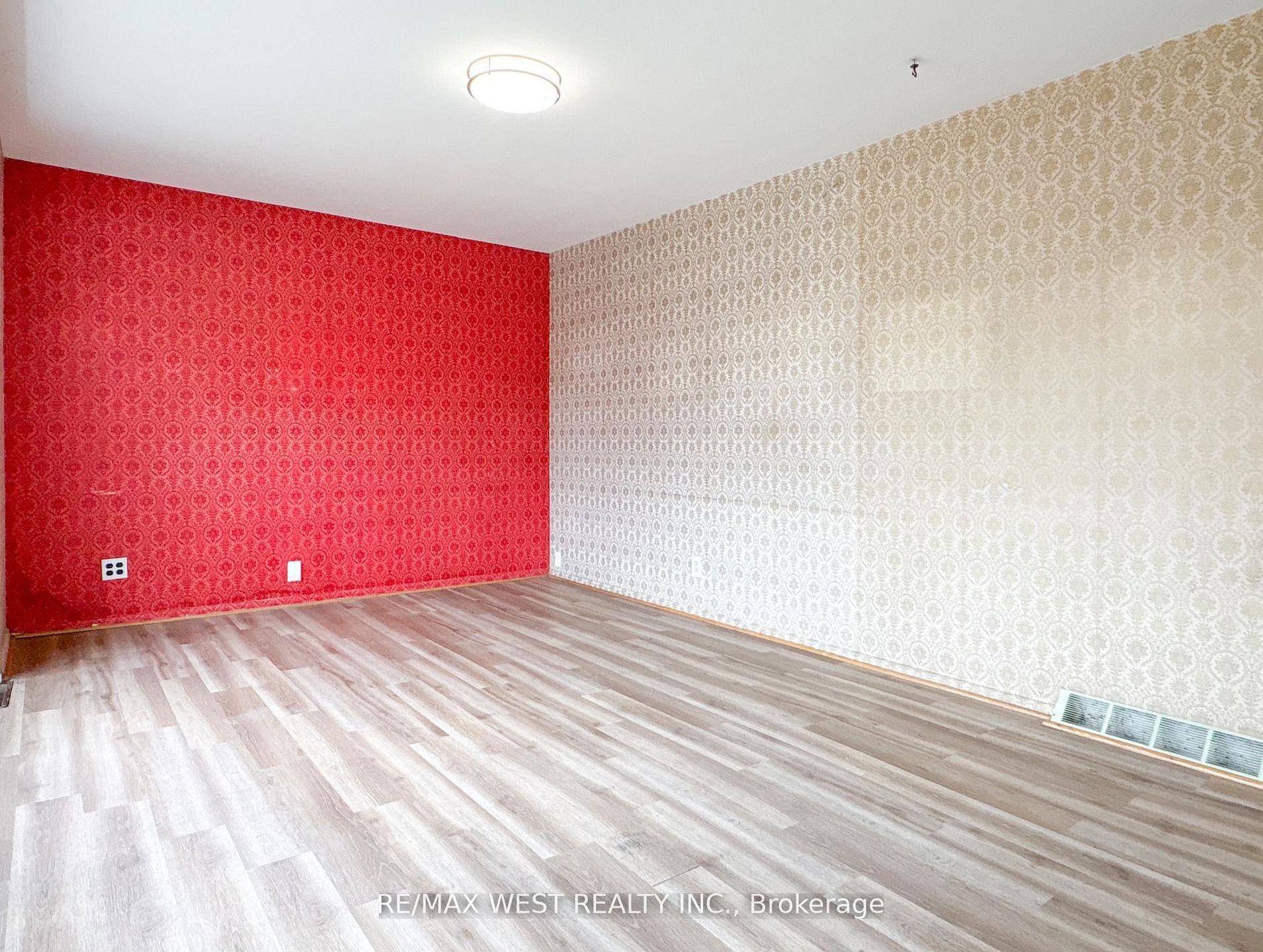 Additional image 3 of 32 Broadleaf Road, Toronto, ON, M3B 1C2