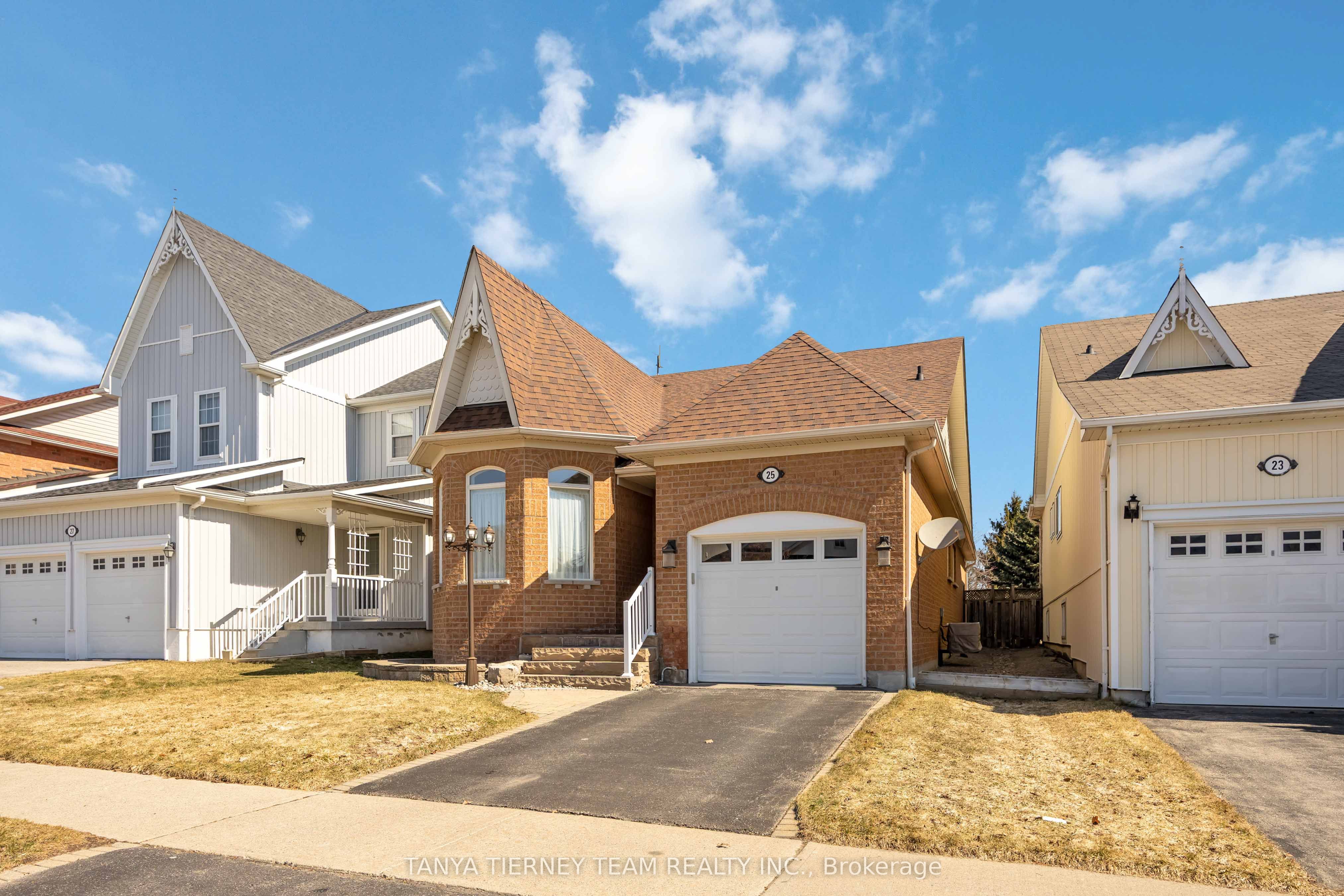 25 Wilshire Drive, Whitby, ON, L1M 2C4