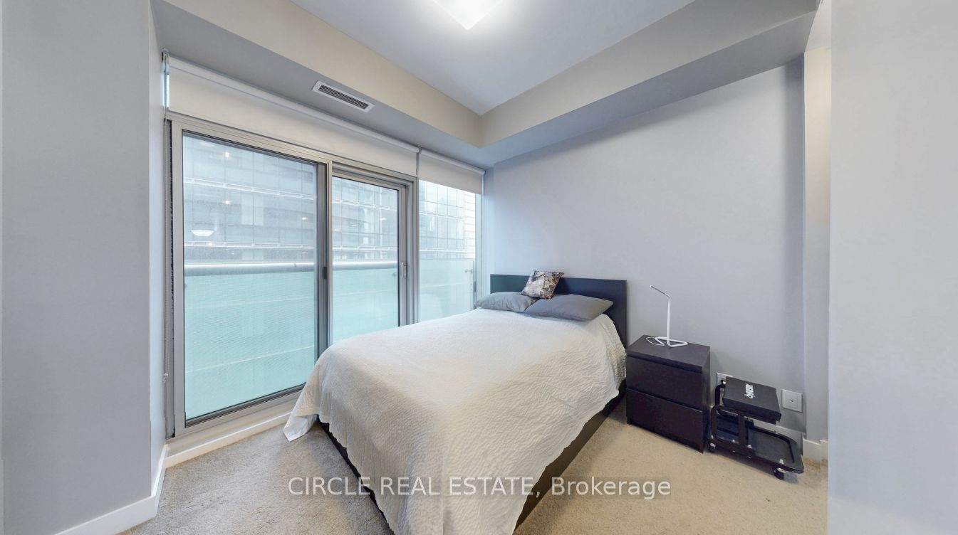 Additional image 3 of 1408-14 York Street, Toronto, ON, M5J 0A9