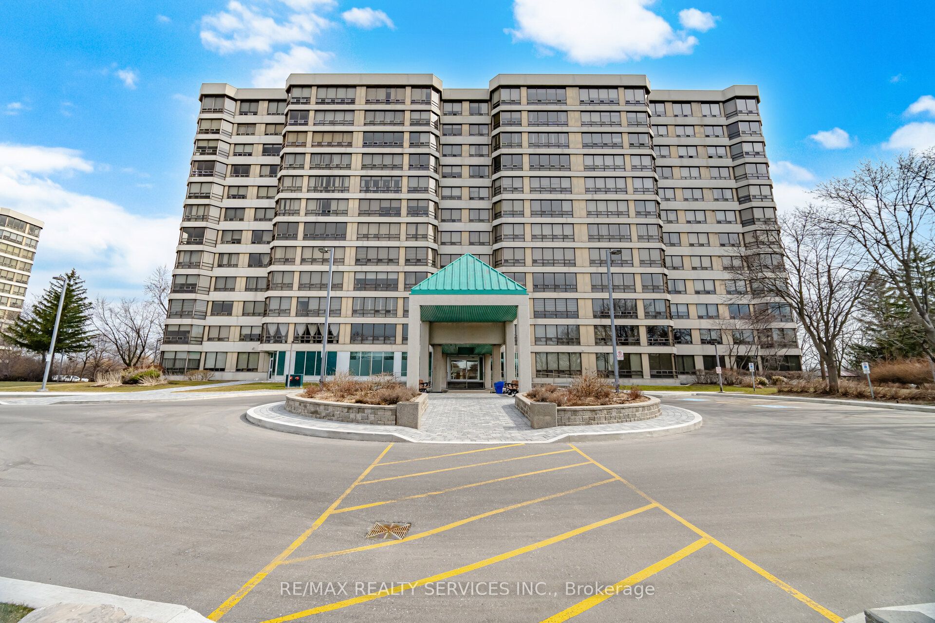 711-330 Mill Street S, Brampton, ON, L6Y 3V3