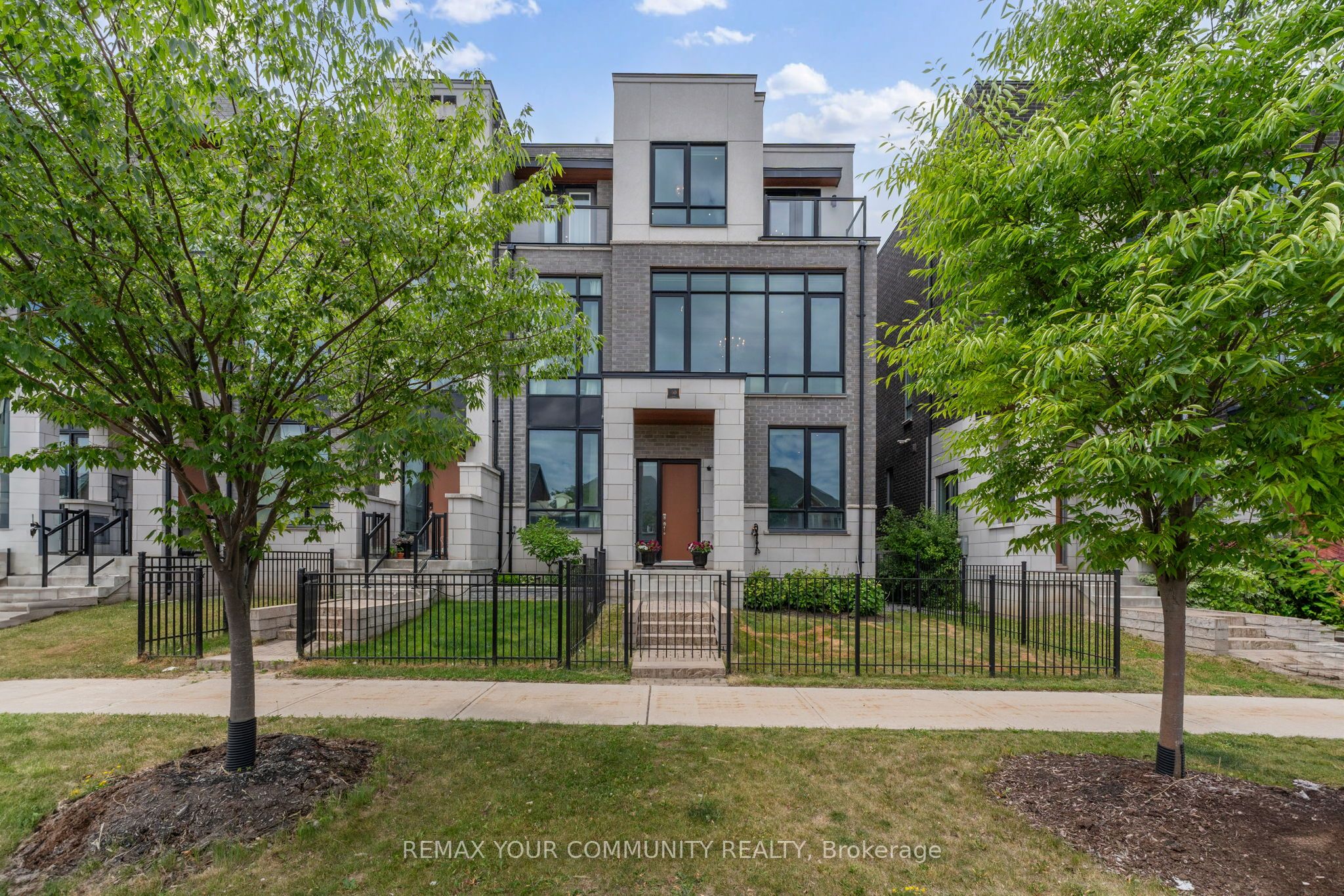 40 Crimson Forest Drive, Vaughan, ON, L6A 4C4
