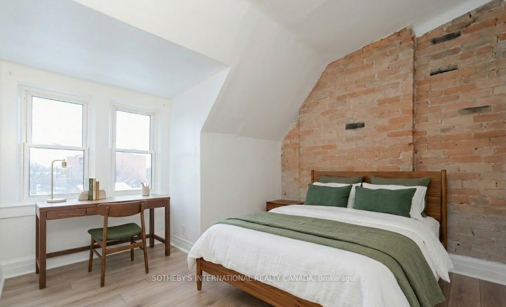 Additional image 6 of Upper-15 Indian Rd Crescent, Toronto, ON, M6P 2E9
