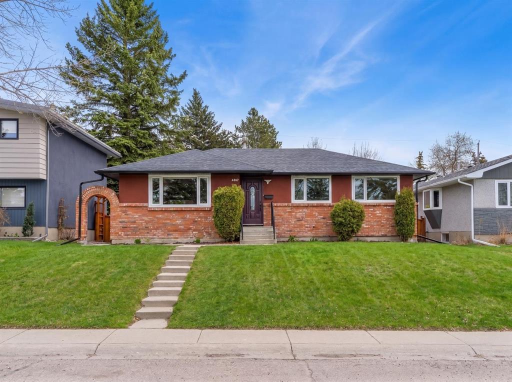 4824 Claret Street NW, Calgary, AB, T2L 1C1