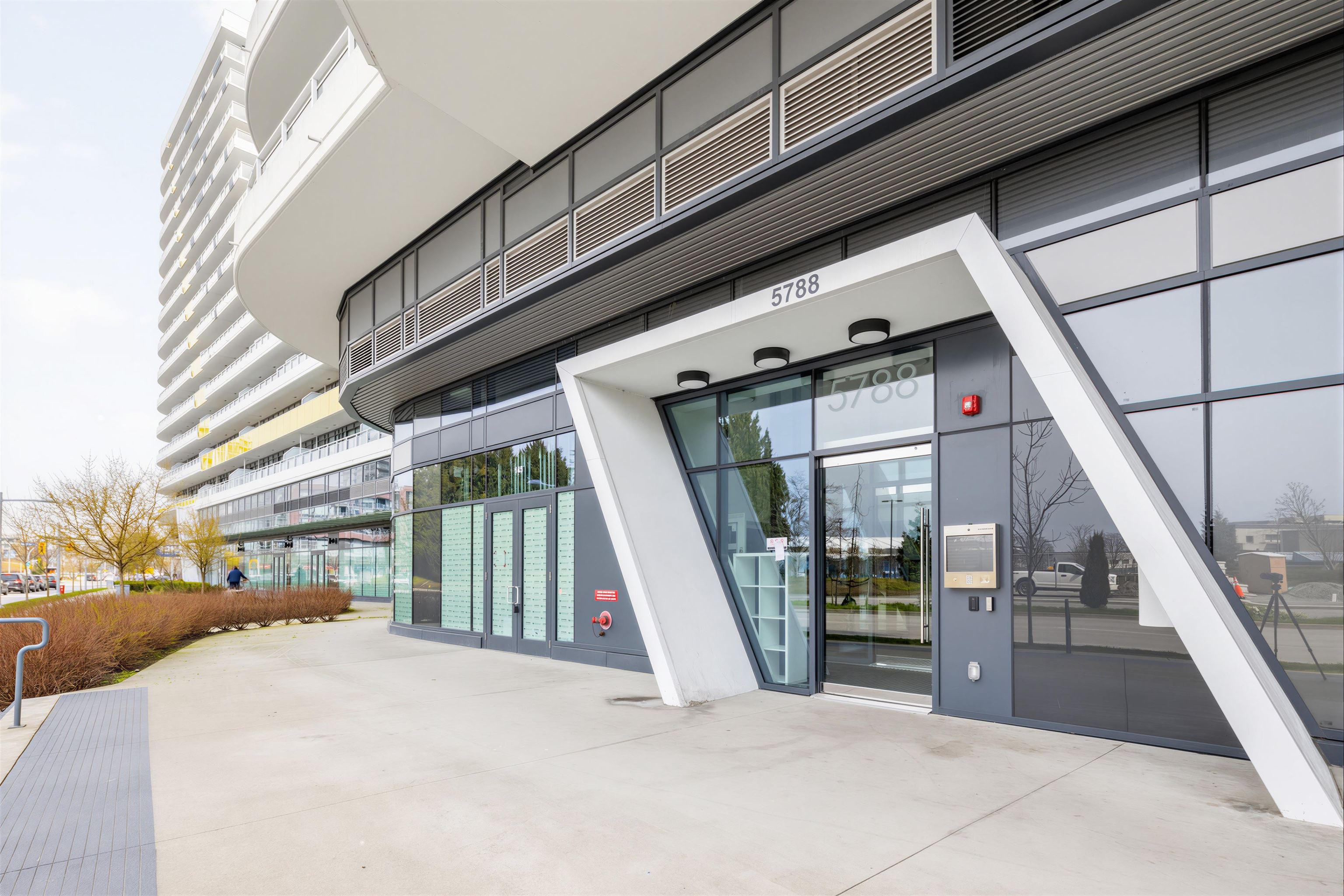 Additional image 3 of 706-5788 Gilbert Road, Richmond, BC, V7C 0G1