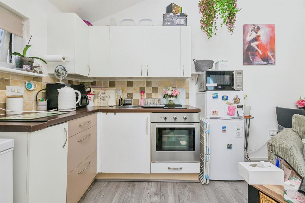 Yatesbury Avenue, BIRMINGHAM photo 5