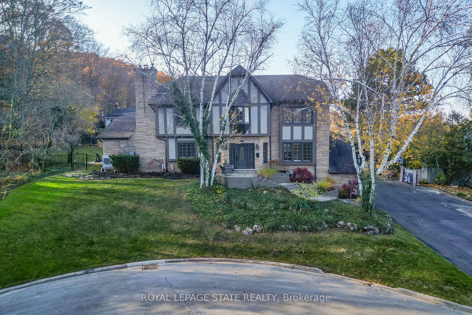 40 Parkwood Road, Grimsby, ON, L3M 4K9