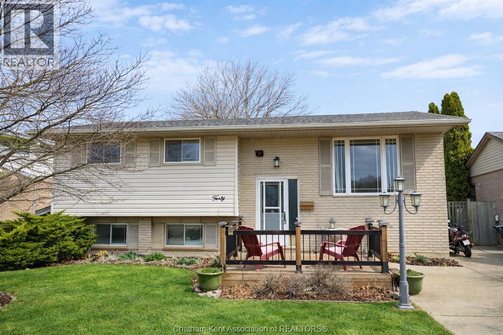 40 Thornhill Crescent, Chatham, ON, N7L4M3