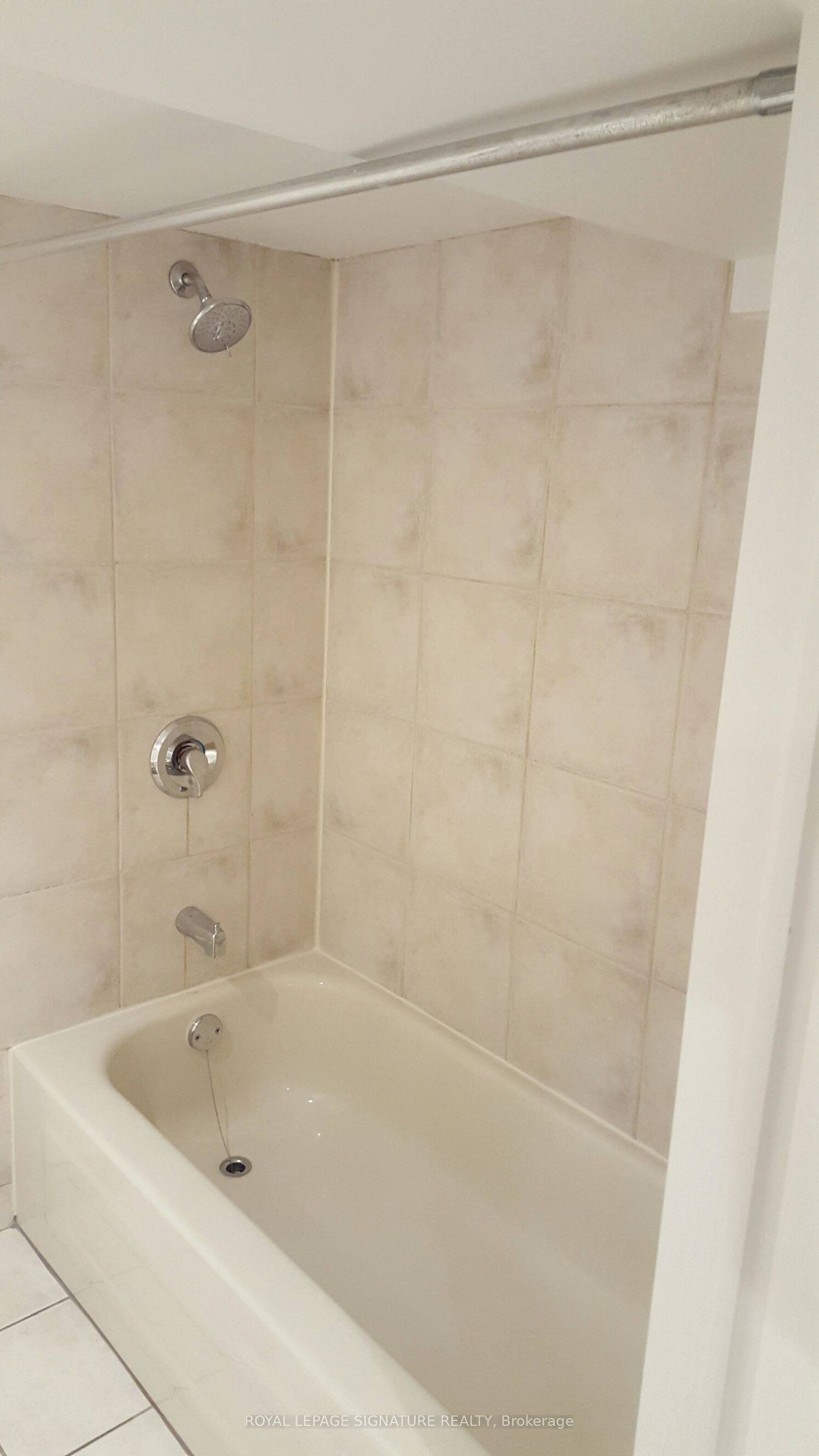 Unit Lower 1-27 Hillsboro Avenue, Toronto, ON, M5R 1S6