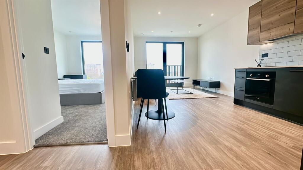 Brand New Home- Glasswater Locks, Belmont Row, B4
