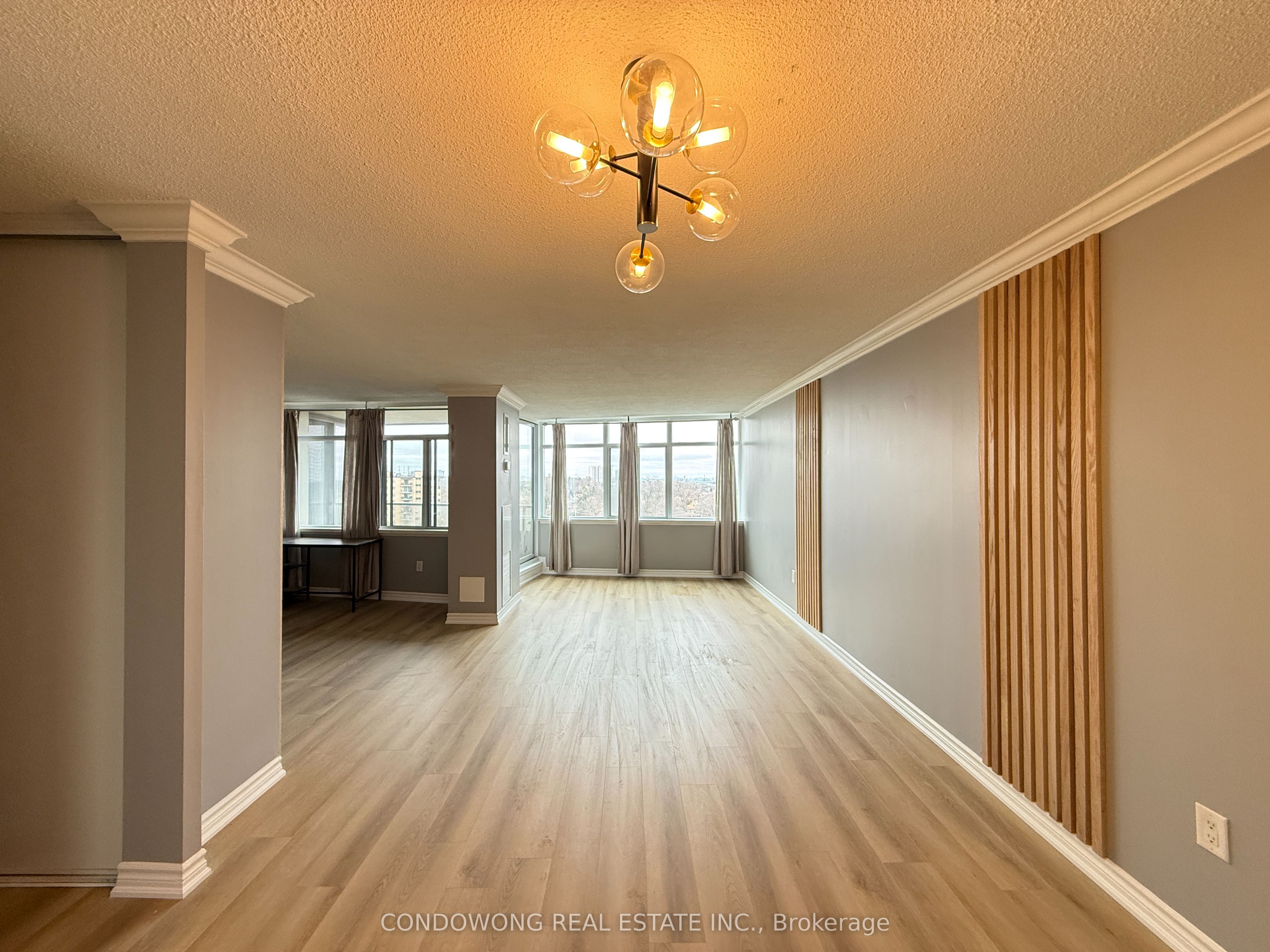 1007-3100 Kirwin Avenue, Mississauga, ON, L5A 3S6