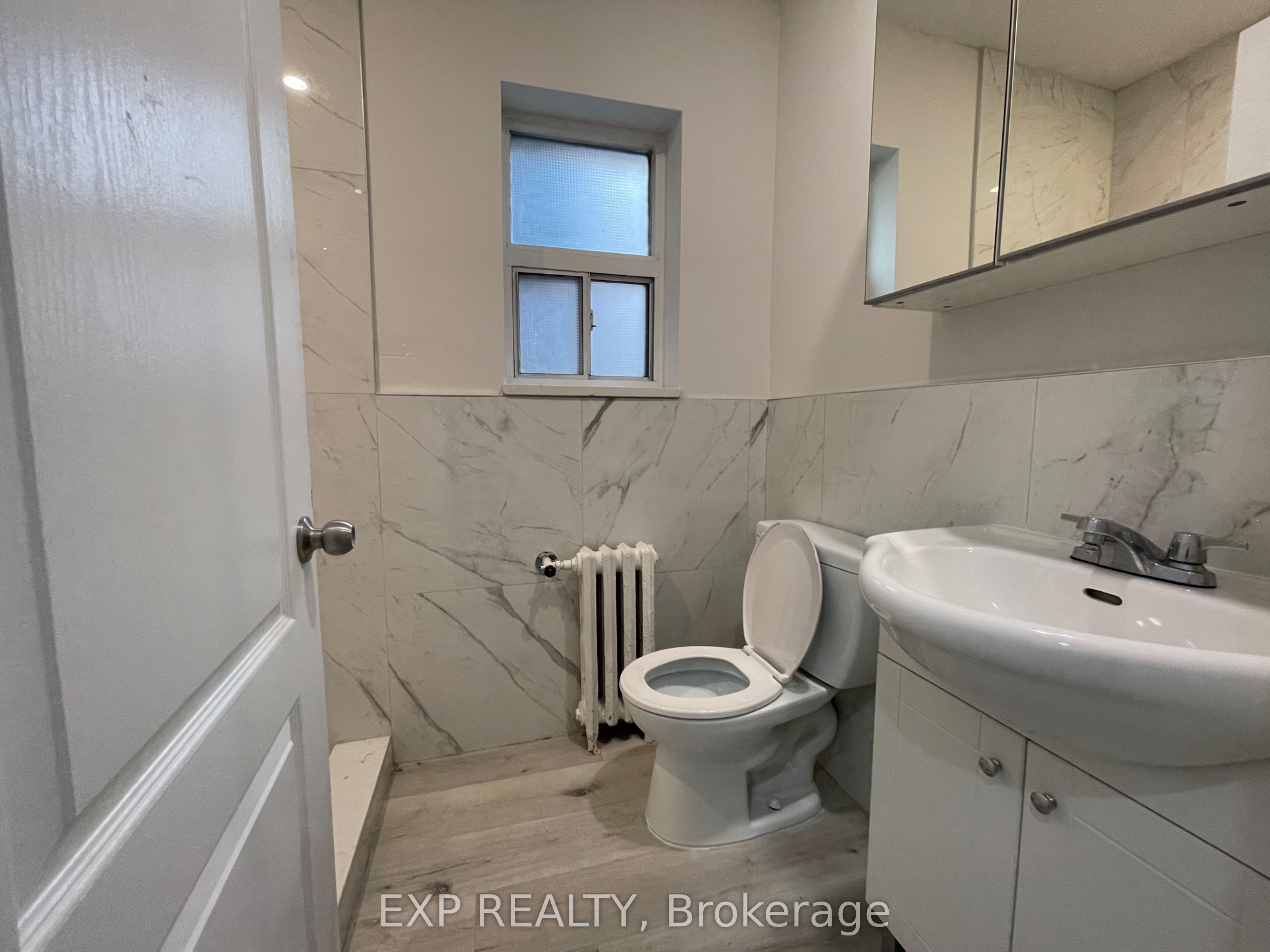 Additional image 5 of 1-259 Lakeshore Road E, Mississauga, ON, L5G 1G8