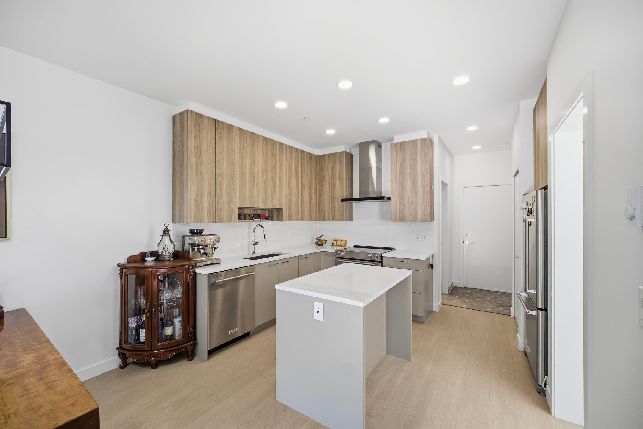 Additional image 3 of 309-7588 16th Street, Burnaby, BC, V3N 0H8