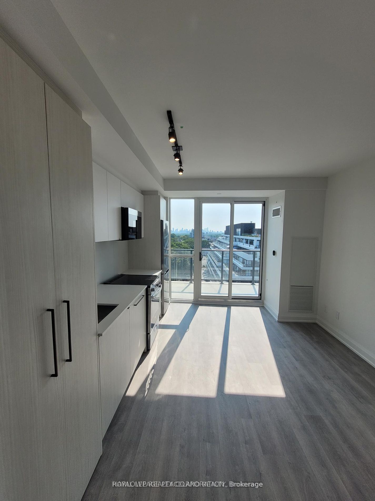 911-2369 Danforth Avenue, Toronto, ON, M4C 0B1 photo 4