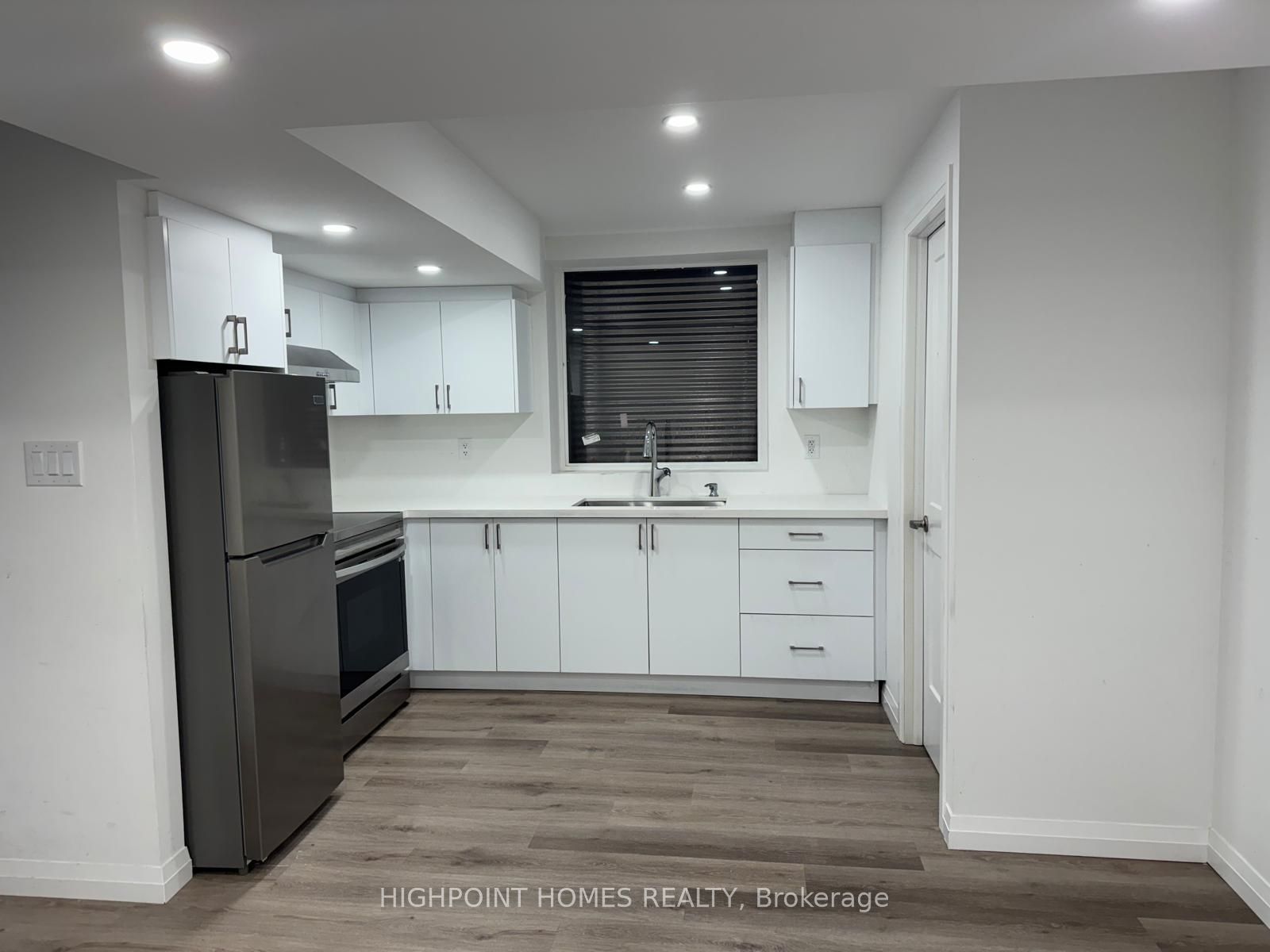 Basement-1506 Mendelson Heights, Milton, ON, L9T 7K6 photo 5