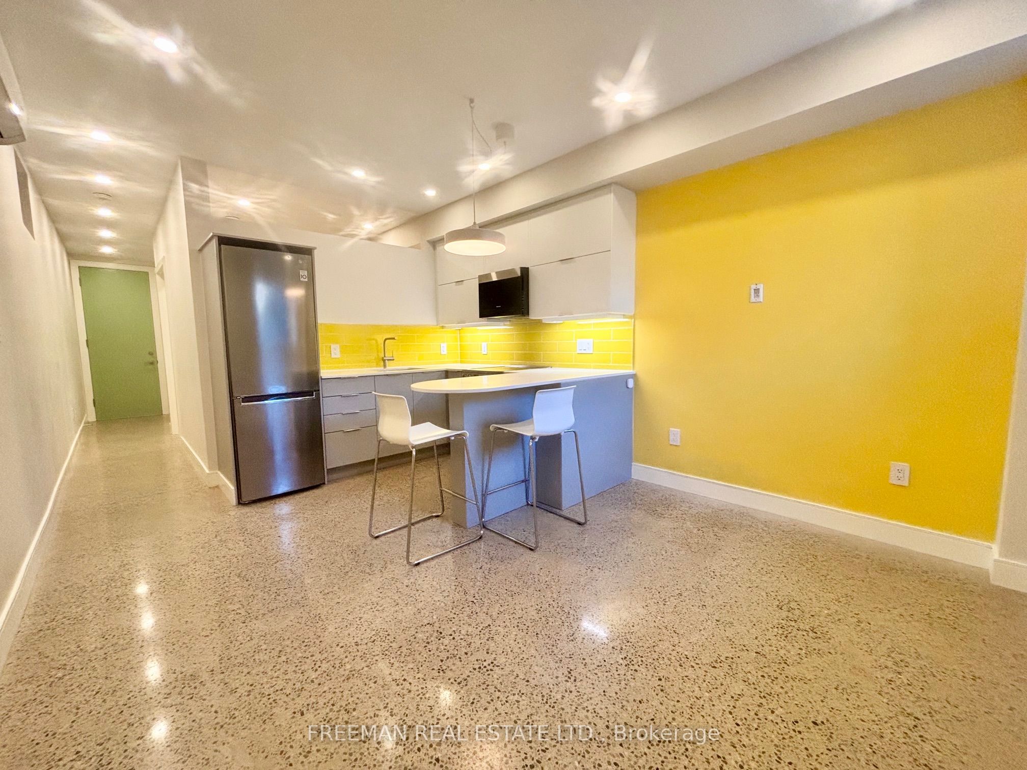 Lower-122 Pendrith Street, Toronto, ON, M6G 1R7