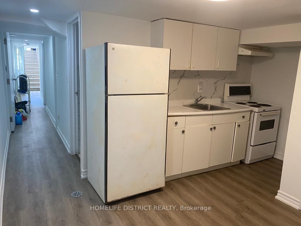 135 Emerson Avenue, Toronto, ON, M6H 3T2