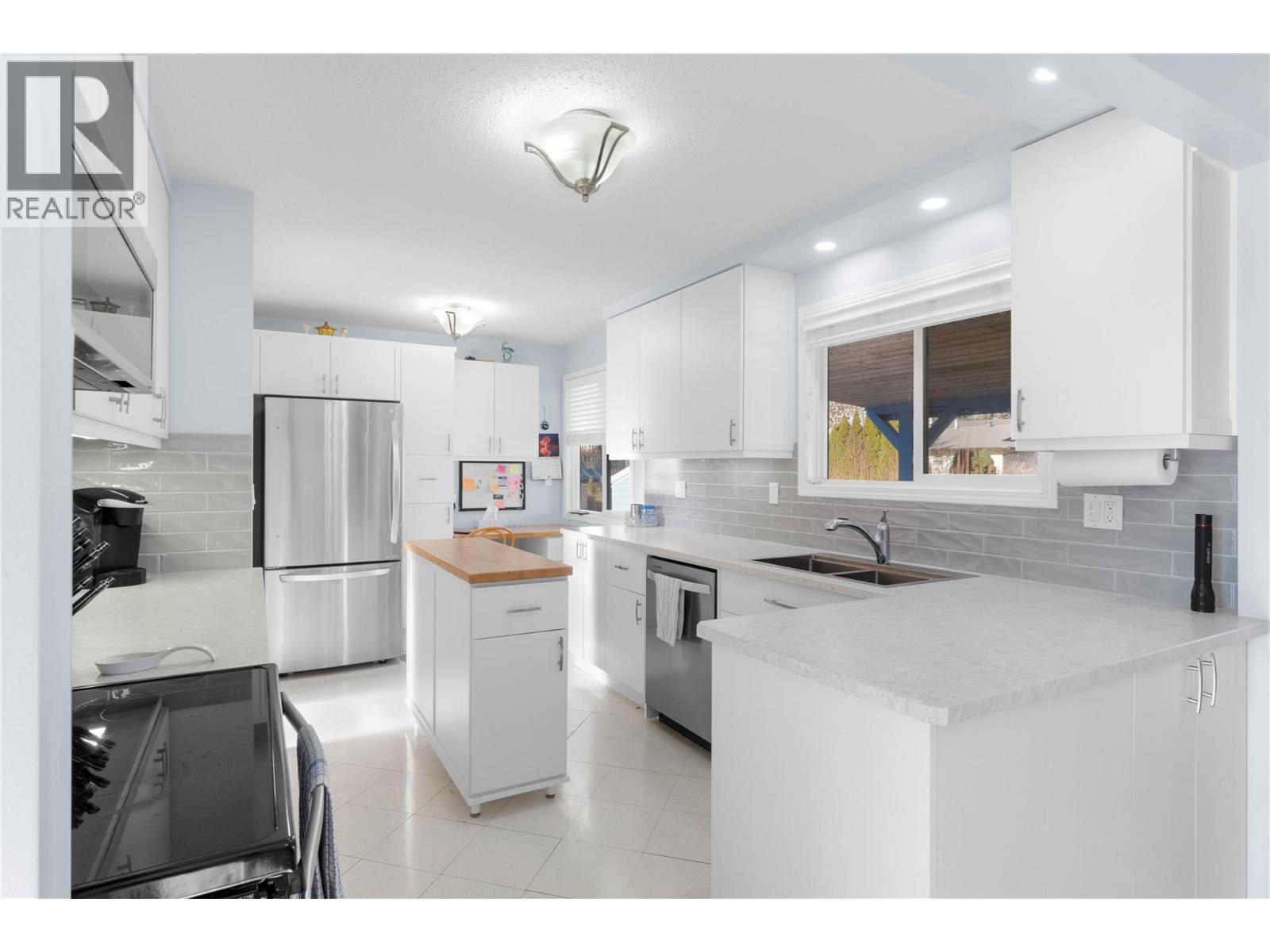 Additional image 6 of 882 Dever Drive, Kamloops, BC, V2B6R1