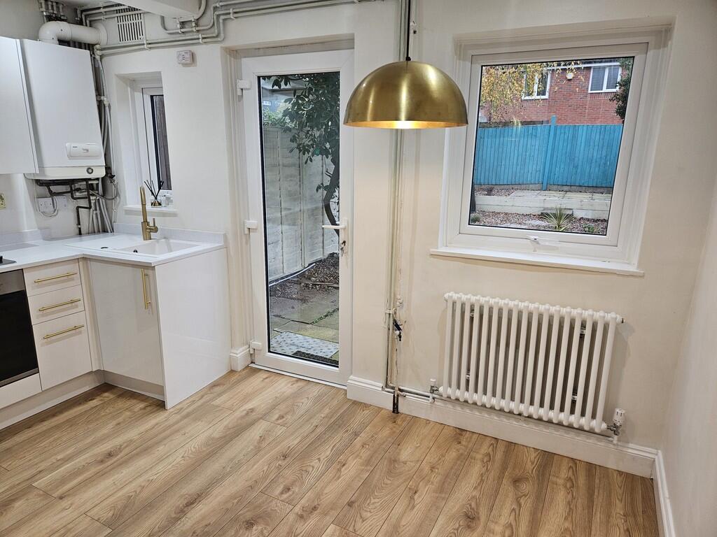 35 Ivy Road photo 3