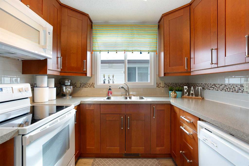 Additional image 3 of 1133 Berkley Drive NW, Calgary, AB, T2Z 4K3