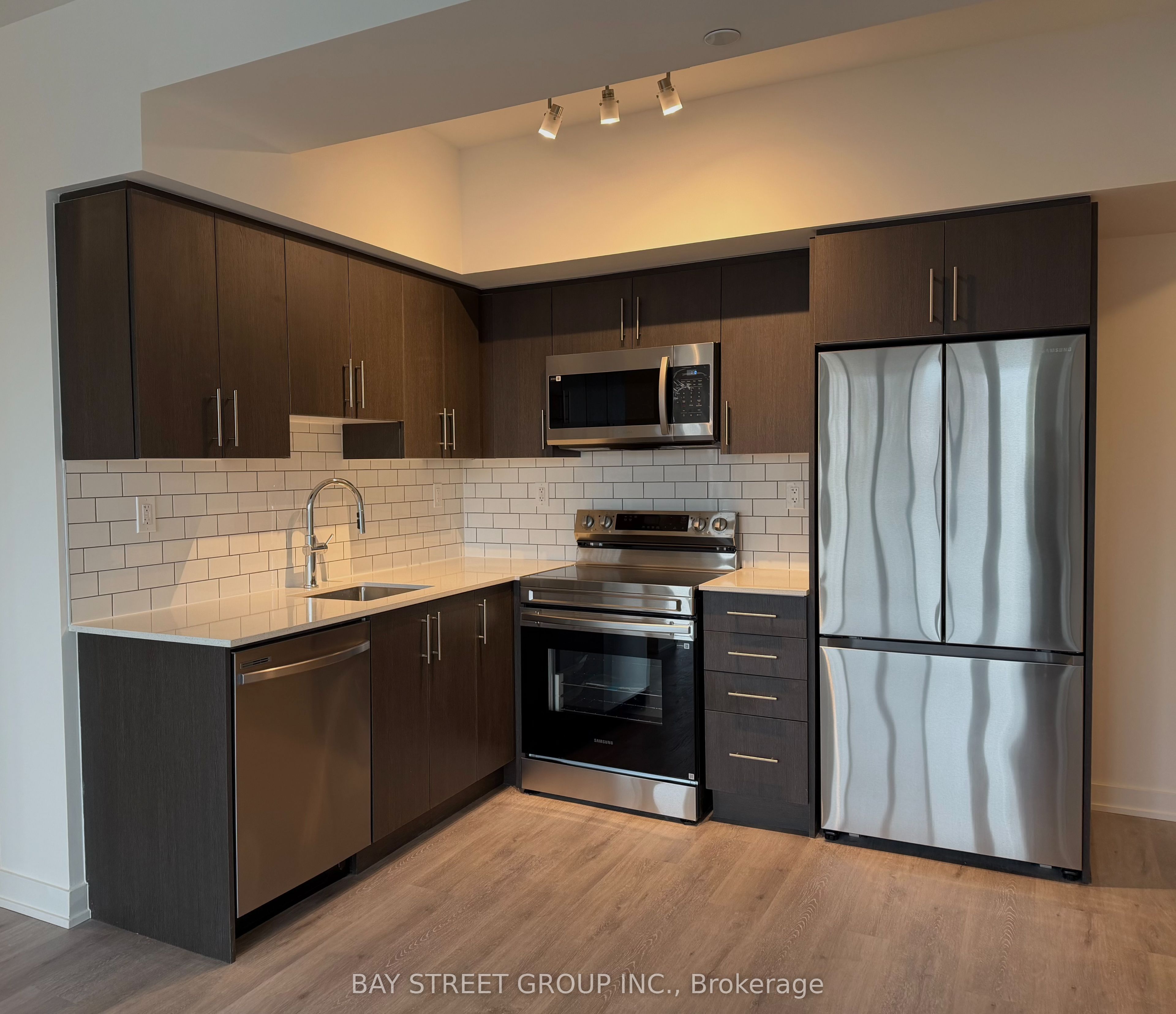 211-1010 Sandy Beach Road, Pickering, ON, L1W 3V9 photo 5