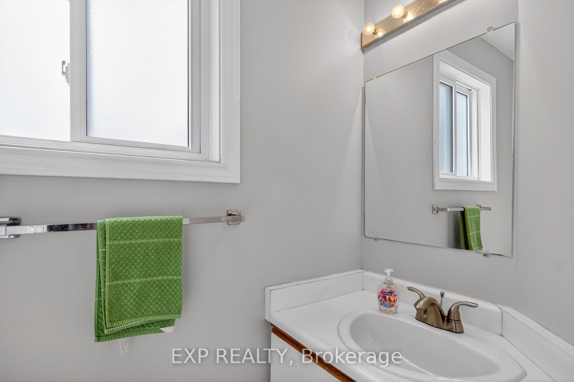 Additional image 4 of 43 Hummingbird Crescent, Ottawa, ON, K2J 3A5