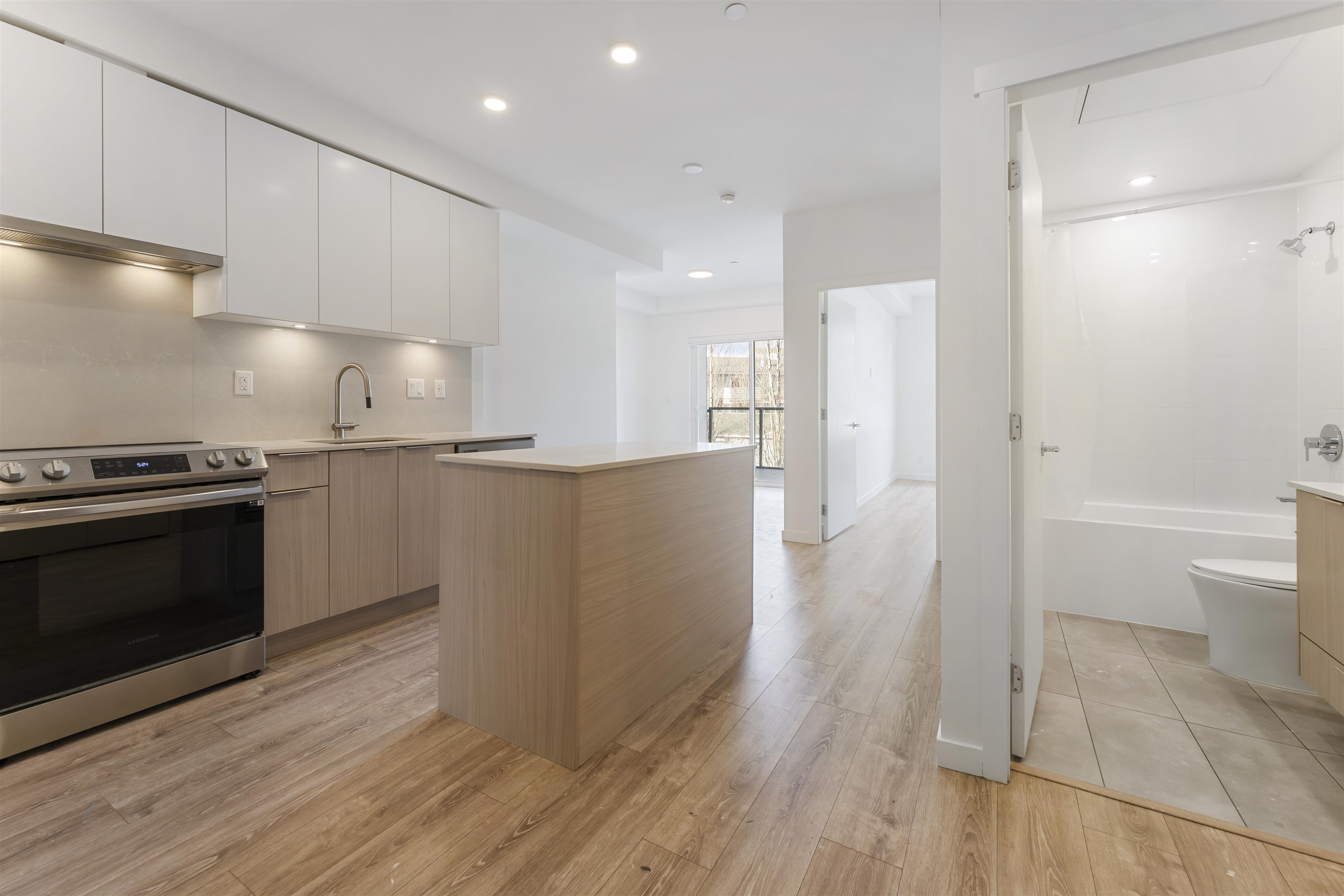 Additional image 6 of 430-13968 Laurel Drive, Surrey, BC, V3T 0S9