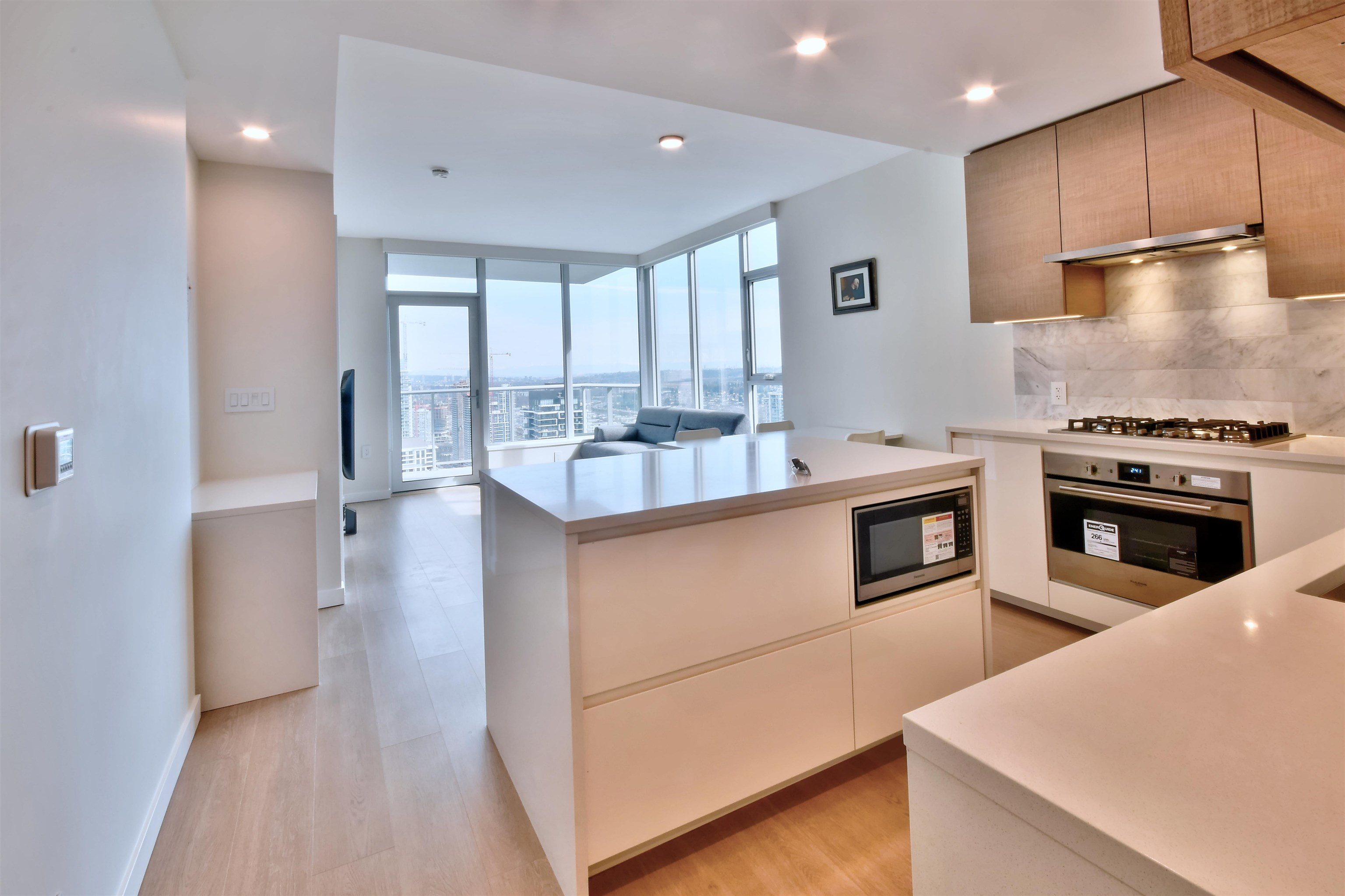 Additional image 2 of 4504-2108 Gilmore Avenue, Burnaby, BC, V5C 0N8