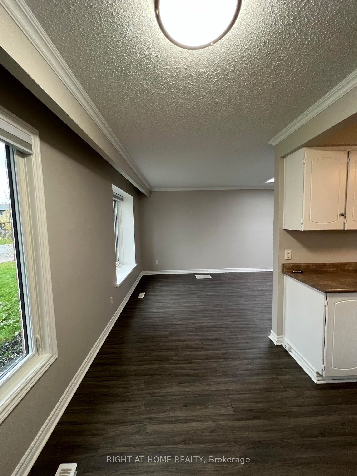 Main-87 Barrett Crescent, Barrie, ON, L4N 5A4 photo 4