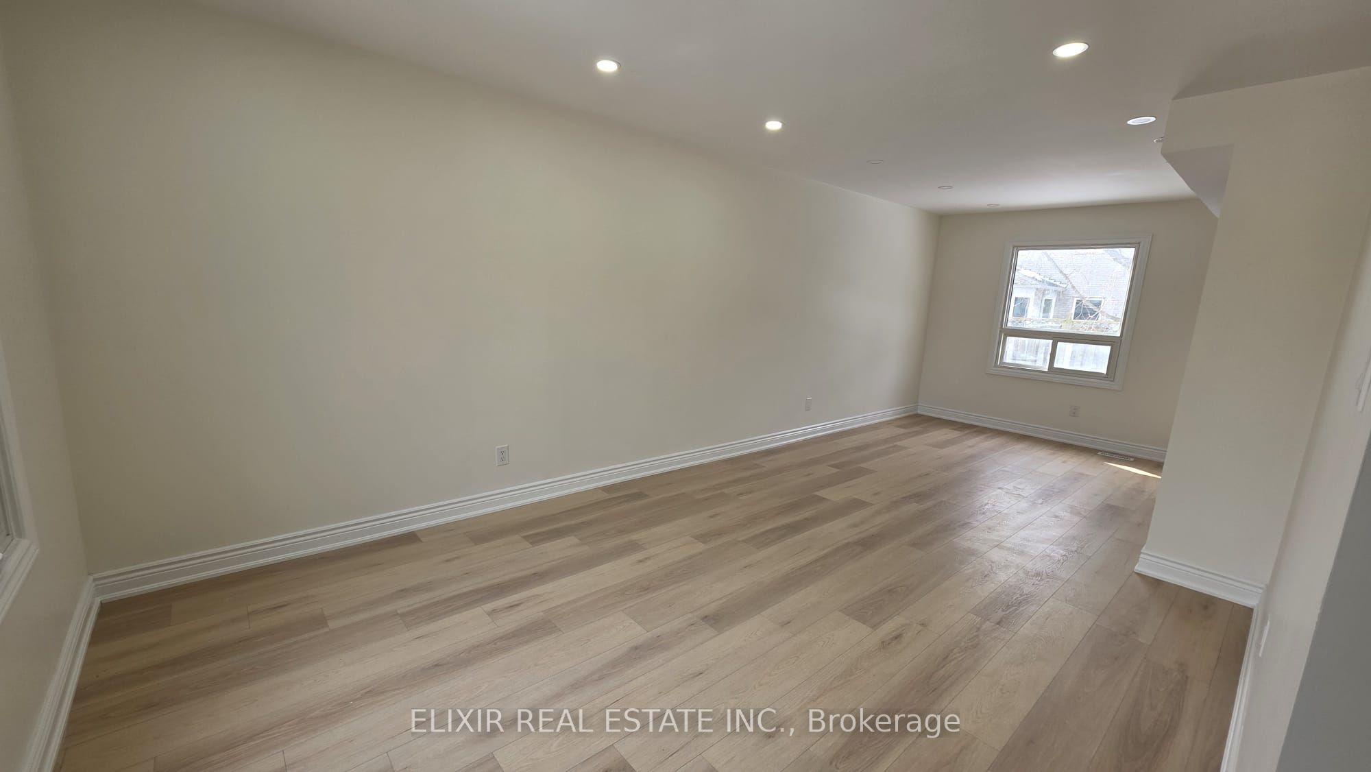 #Upper-41 Blair Crescent, Barrie, ON, L4M 5Y6 photo 5