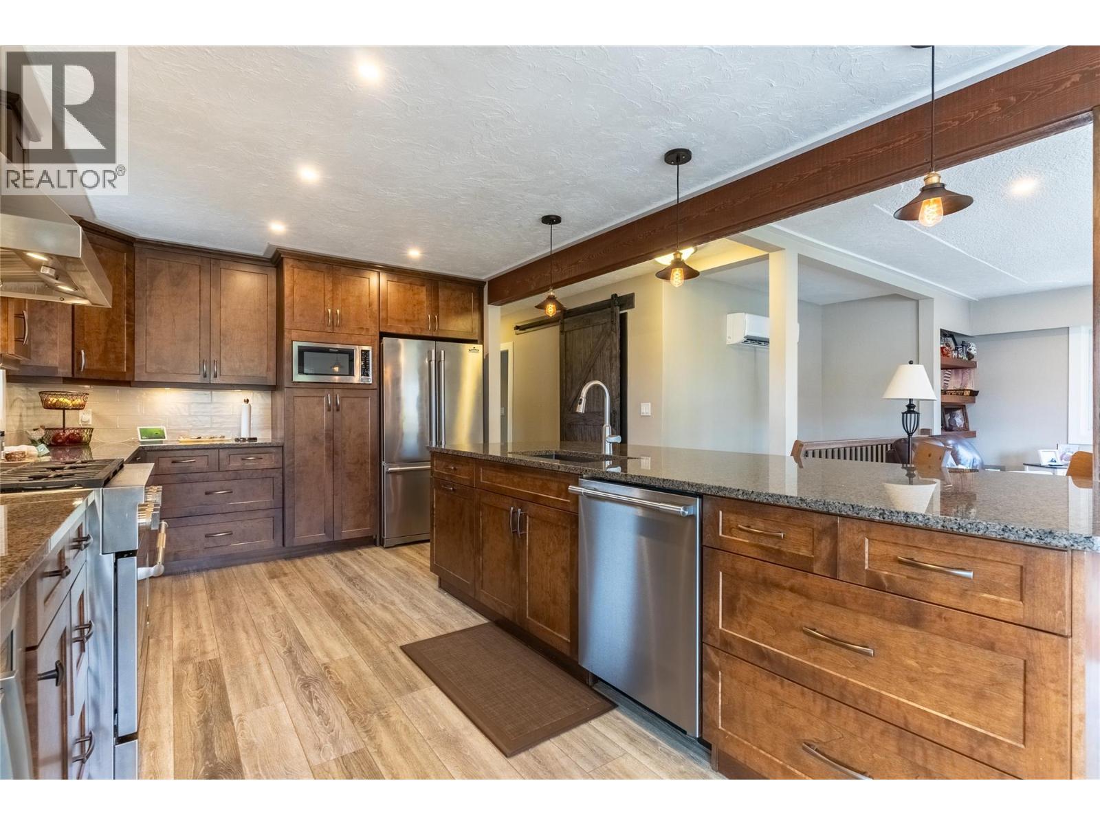 Additional image 4 of 725 Yates Road, Kamloops, BC, V2B6E1