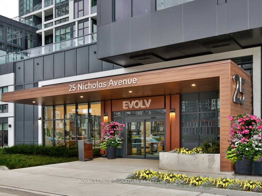 322-25 Nicholas Avenue, Toronto, ON, M5A 0M9