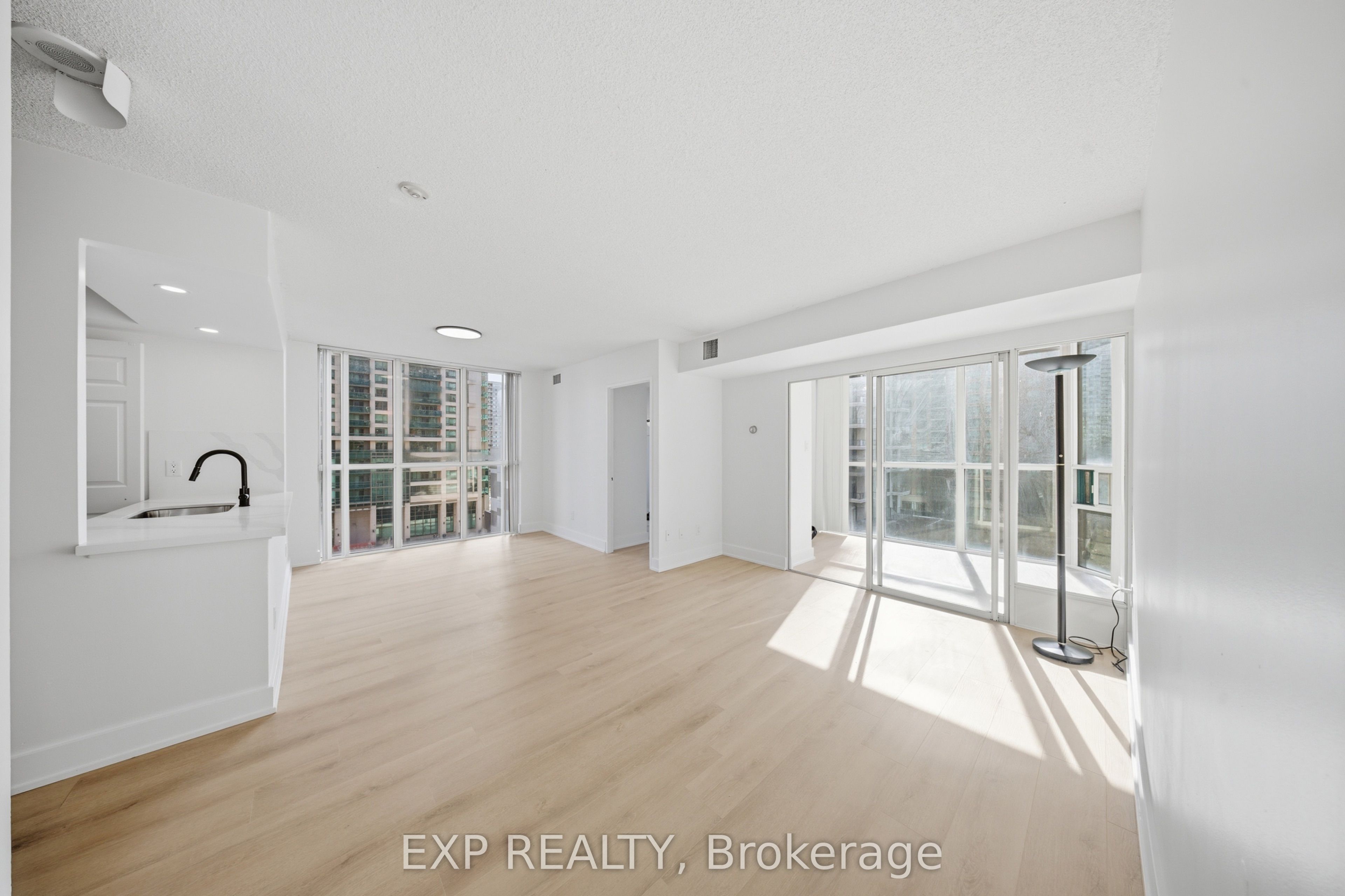 510-265 Enfield Place, Mississauga, ON, L5B 3Y7